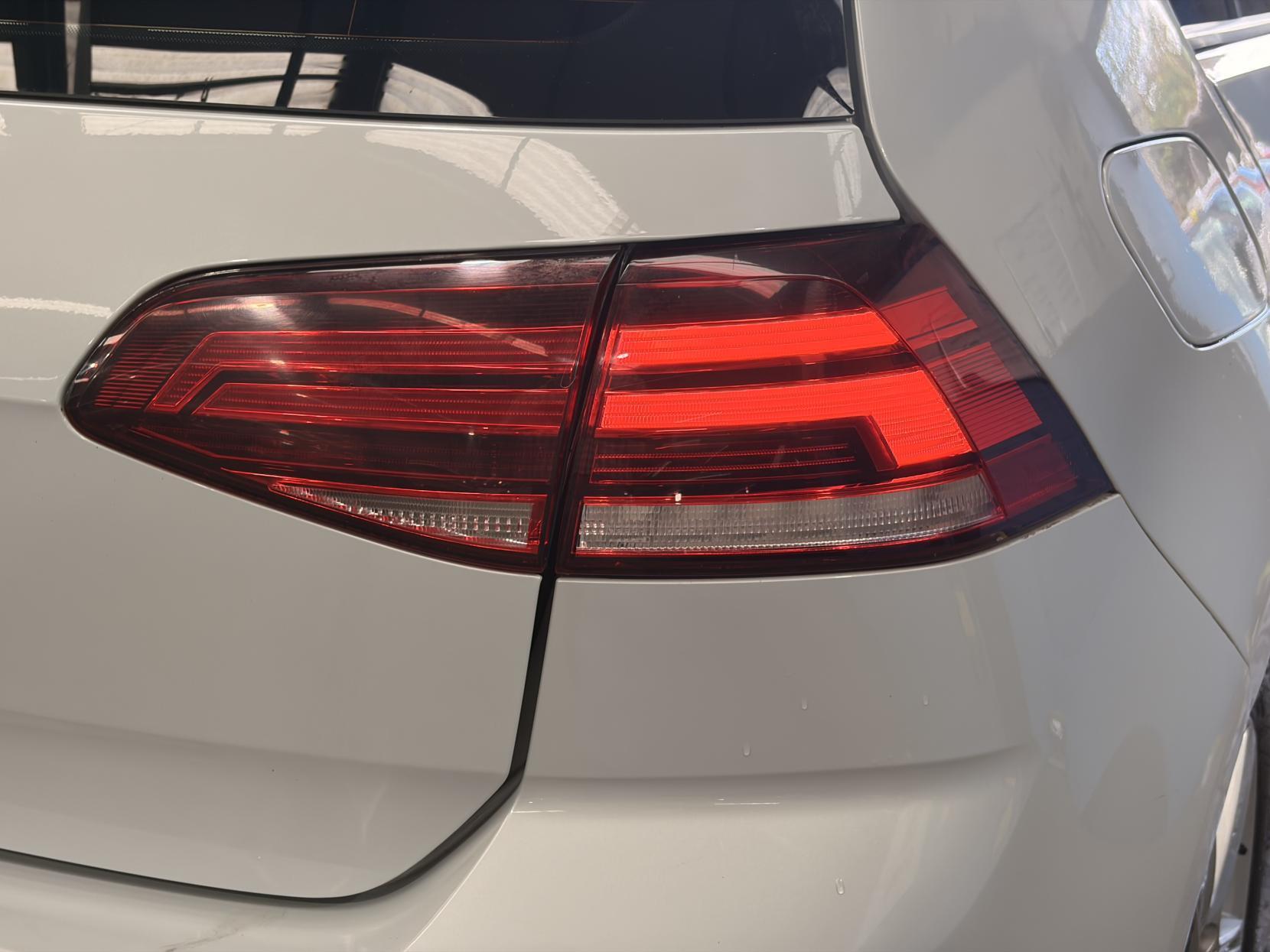 Volkswagen Golf - Image 13
