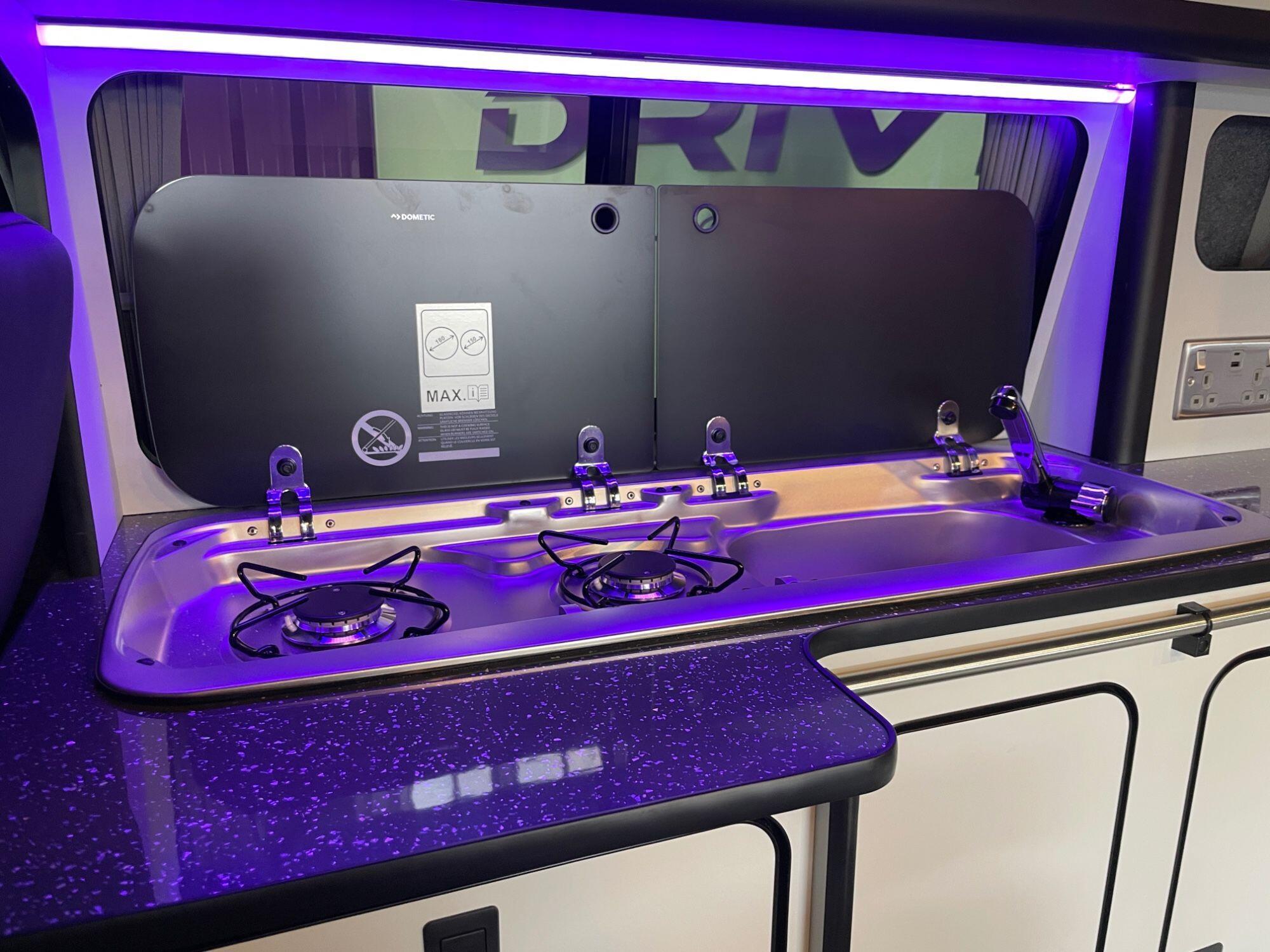 Volkswagen Transporter - Image 21