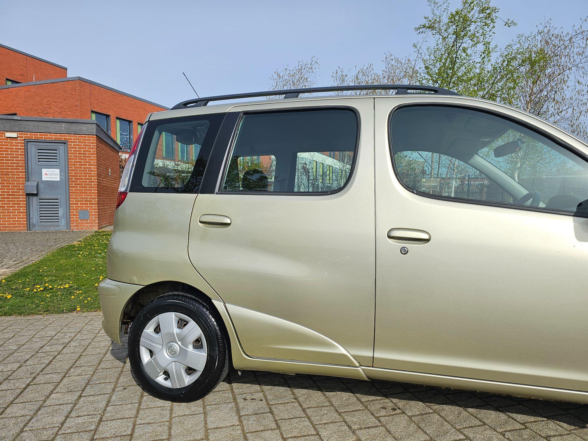 Toyota Yaris Verso - Image 8