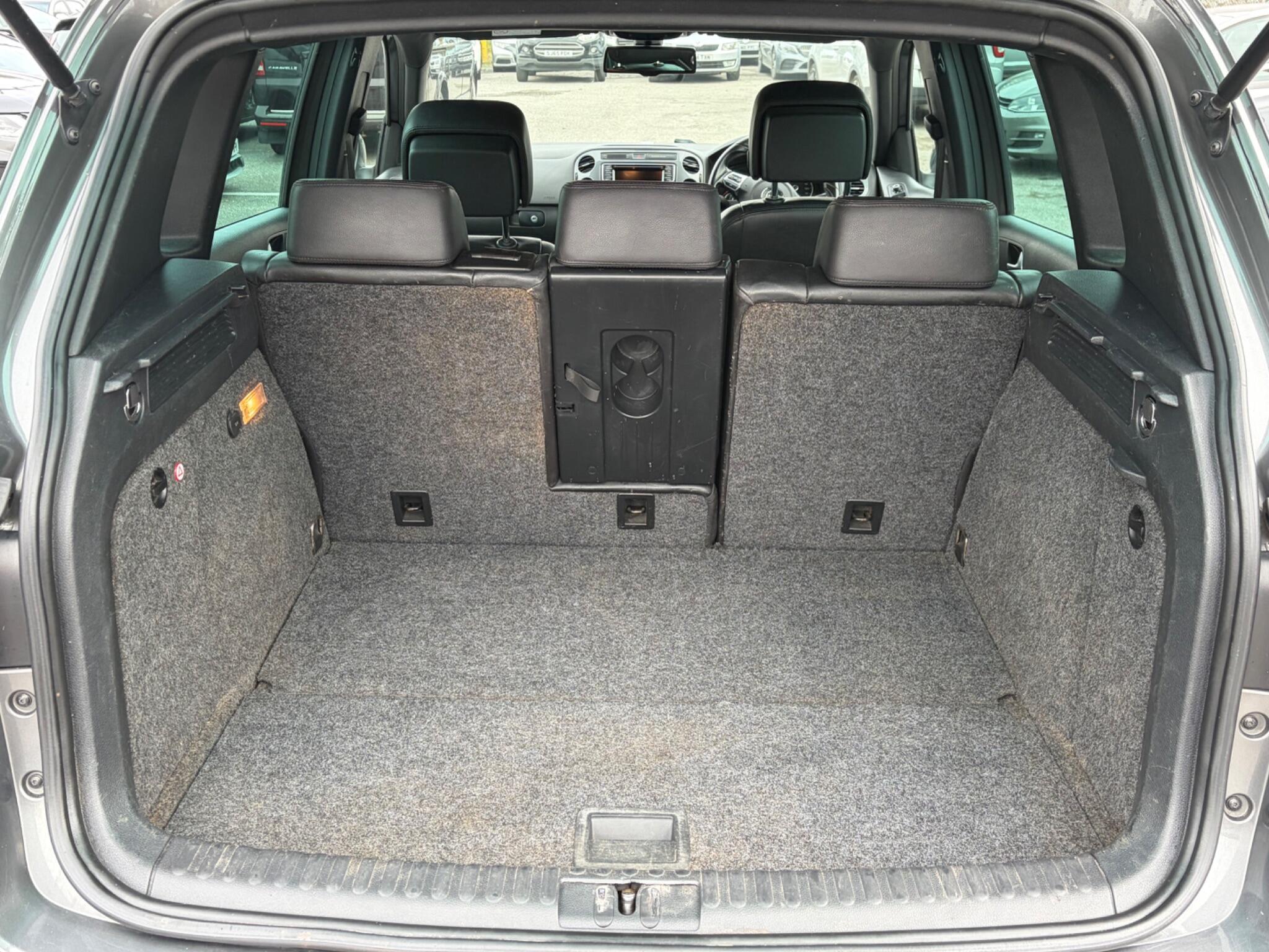 Volkswagen Tiguan - Image 32