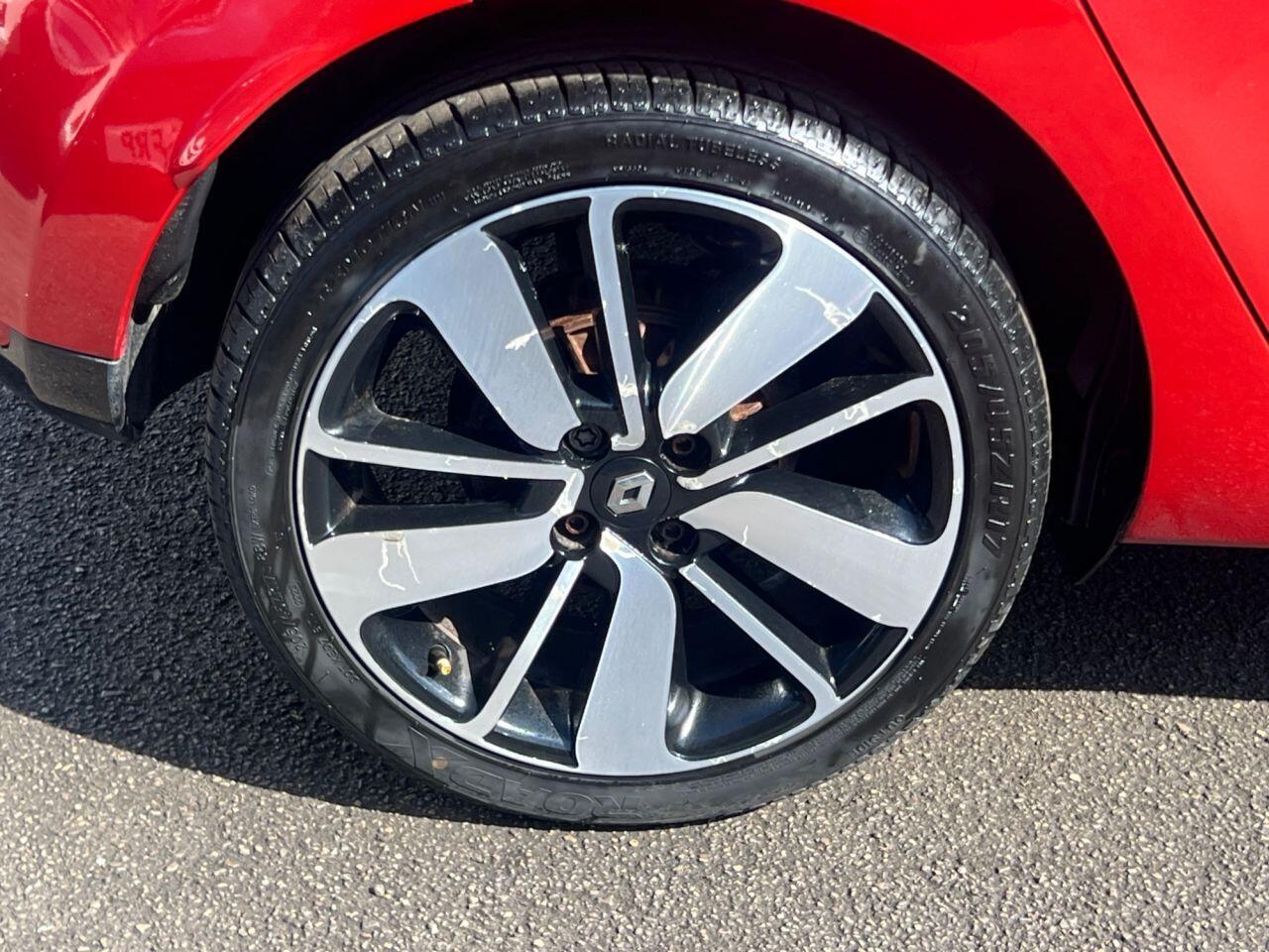 Renault Clio - Image 29