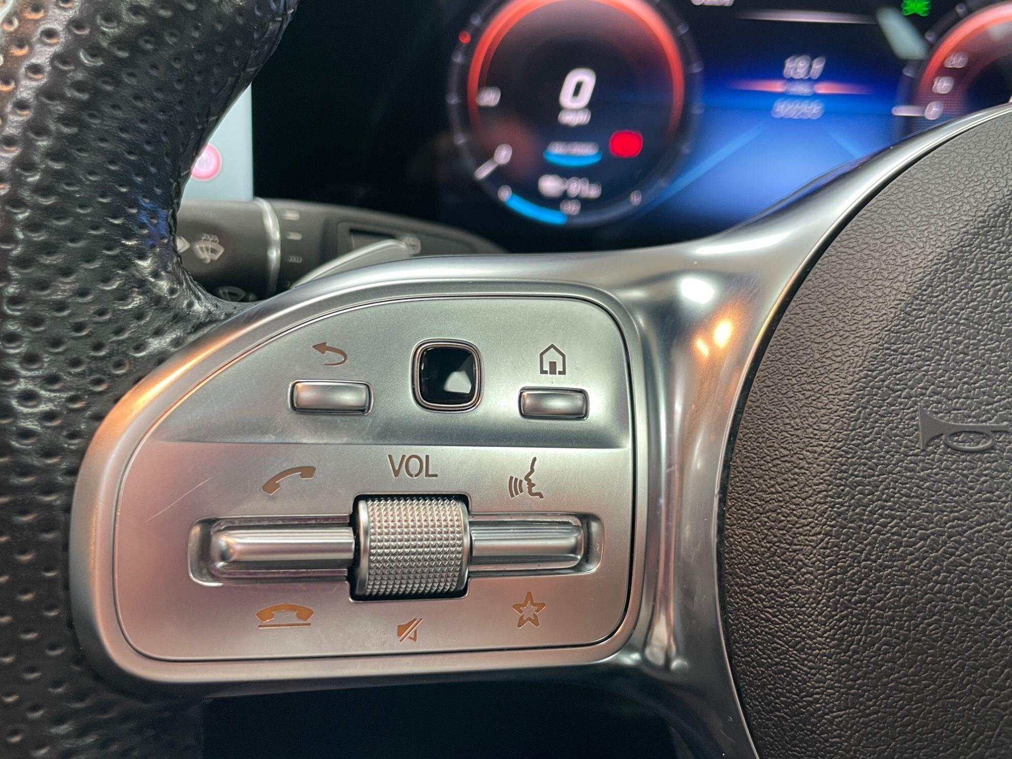 Mercedes Eqc - Image 37