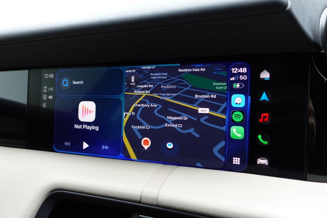 Porsche Taycan - Image 23