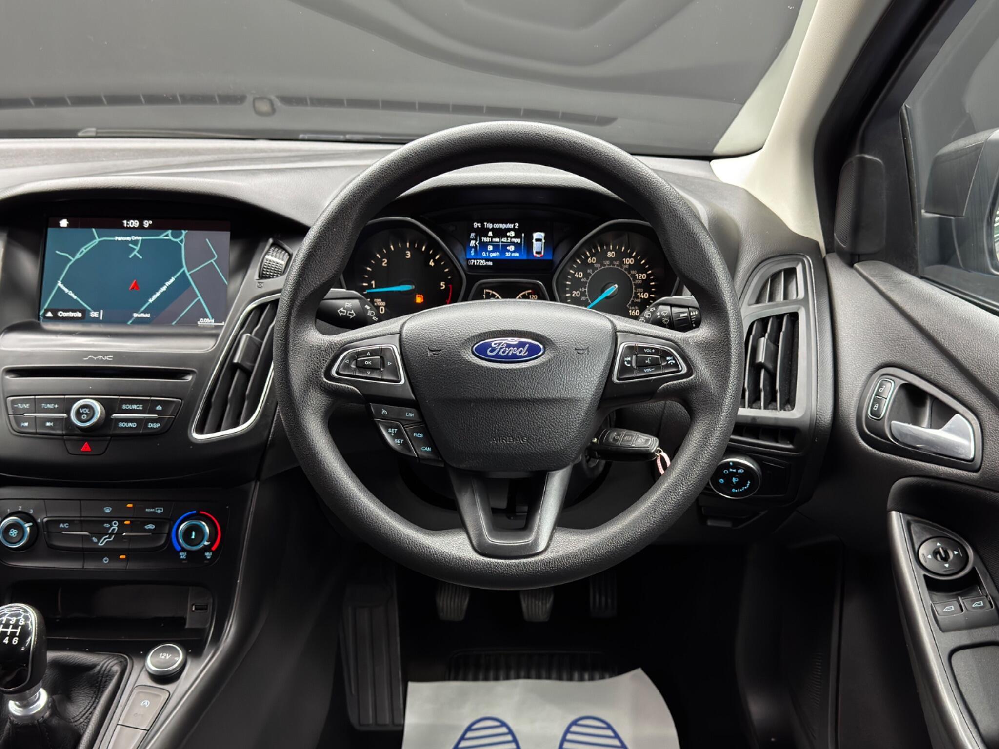 Ford Focus - Image 18