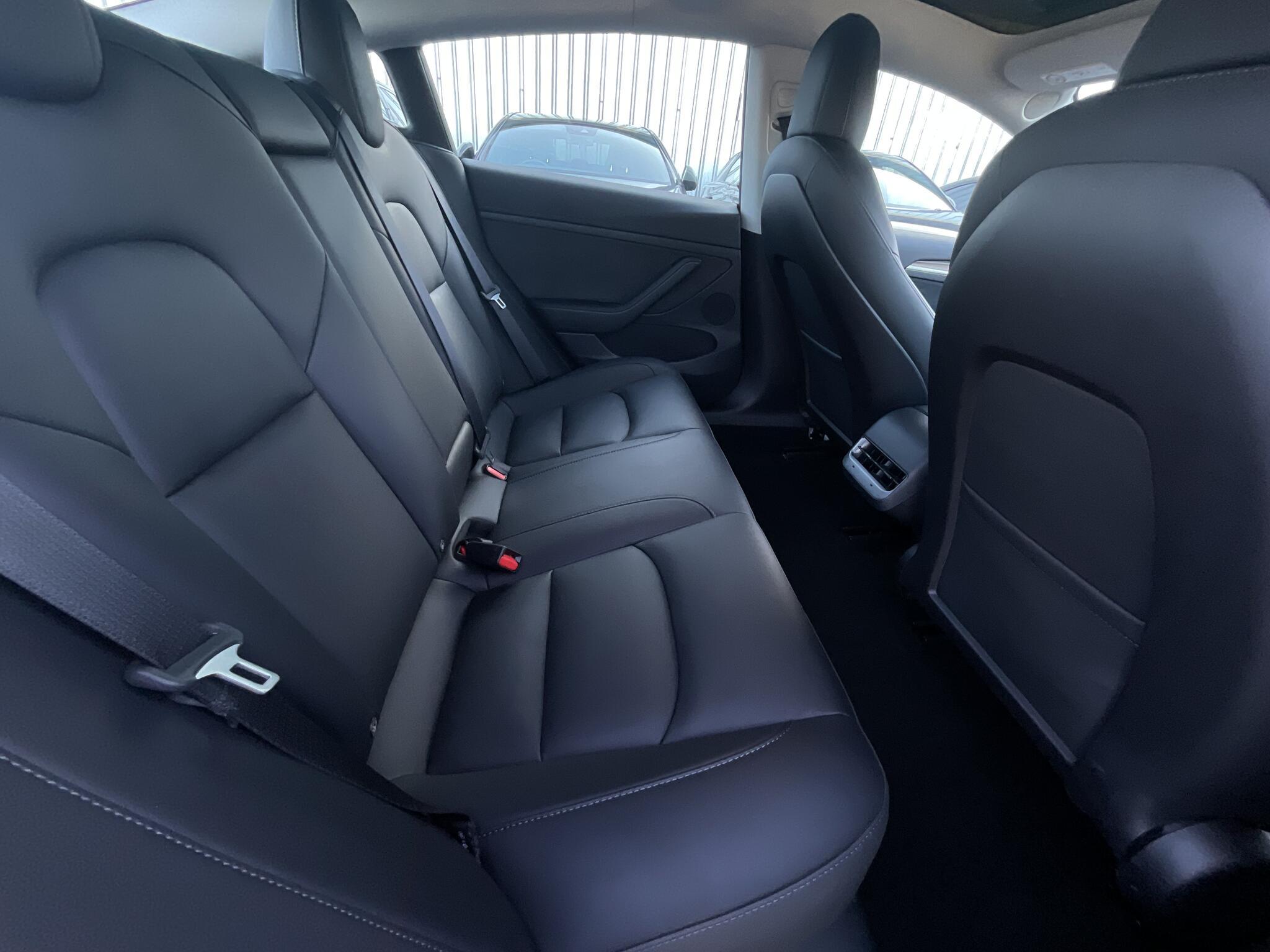 Tesla Model 3 - Image 12