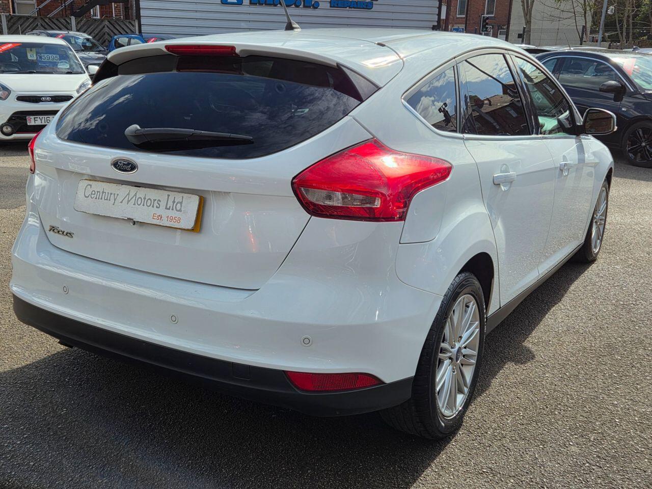 Ford Focus - Image 6