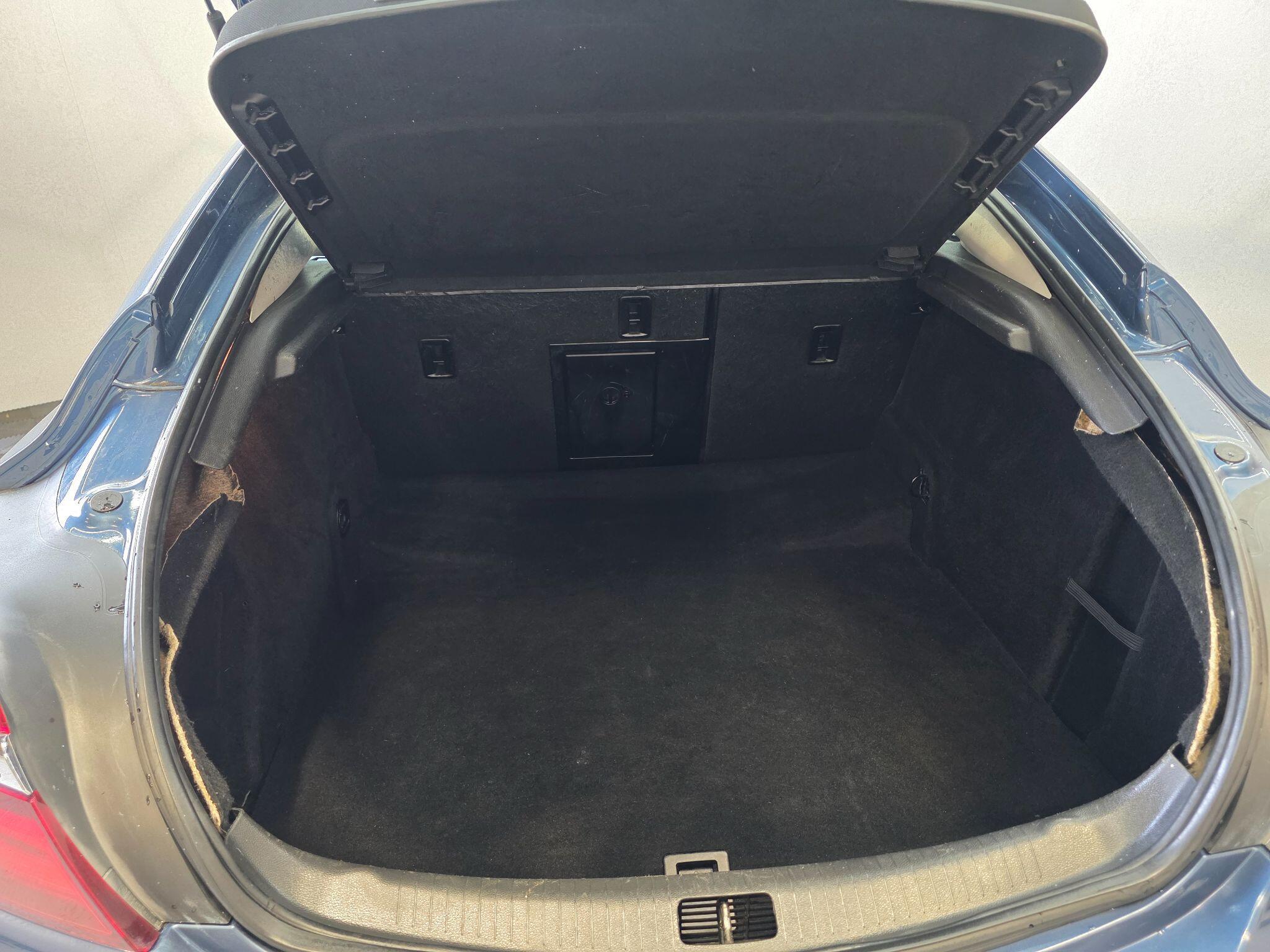 Vauxhall Insignia - Image 36