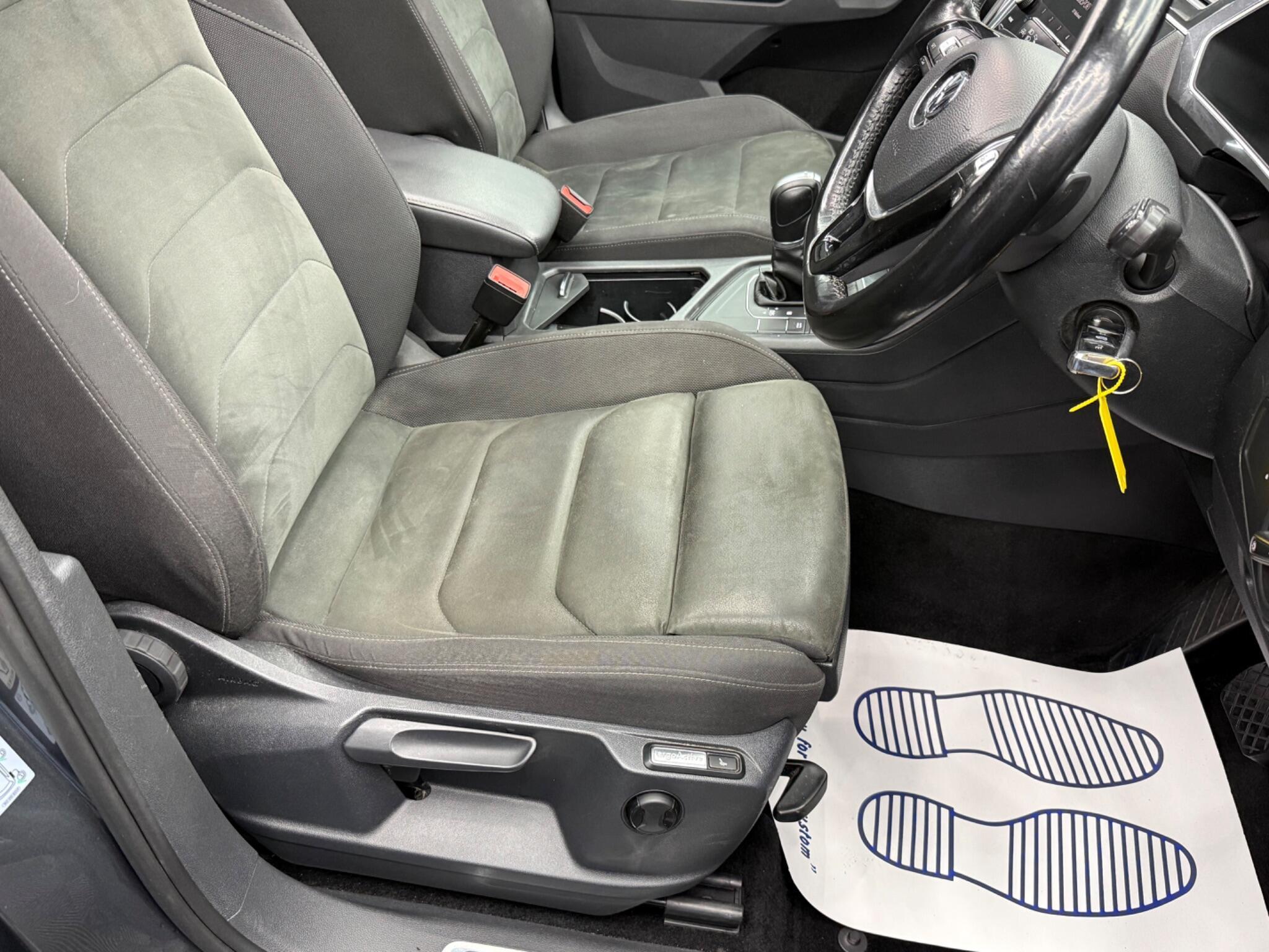 Volkswagen Tiguan - Image 12