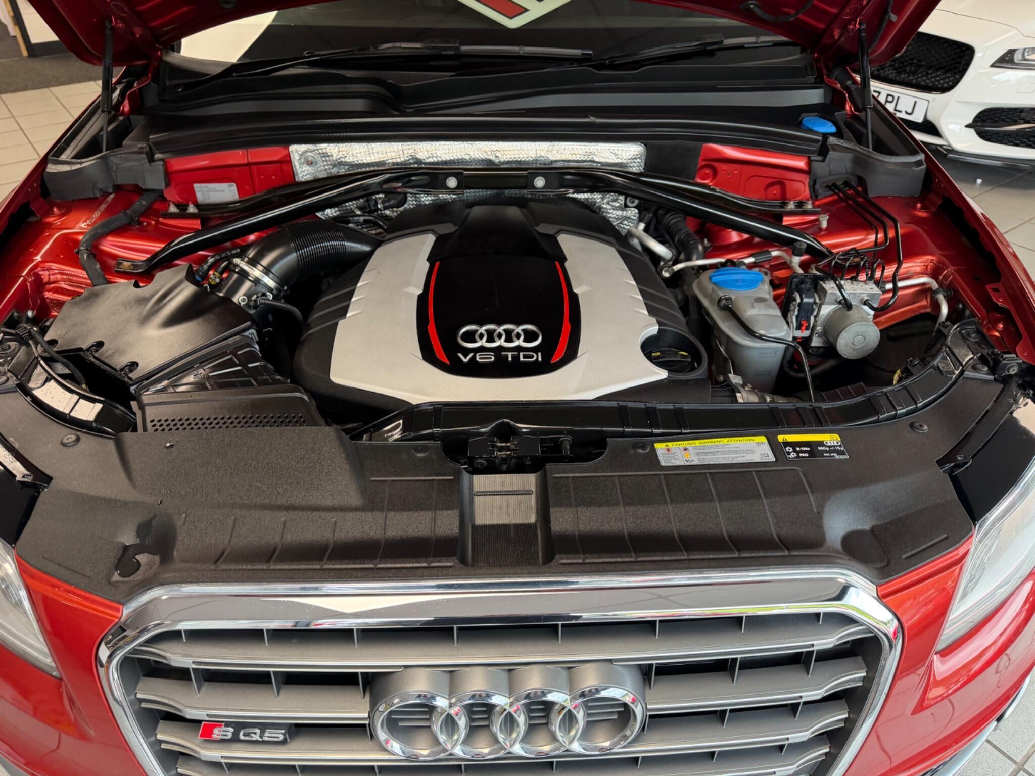 Audi SQ5 - Image 15