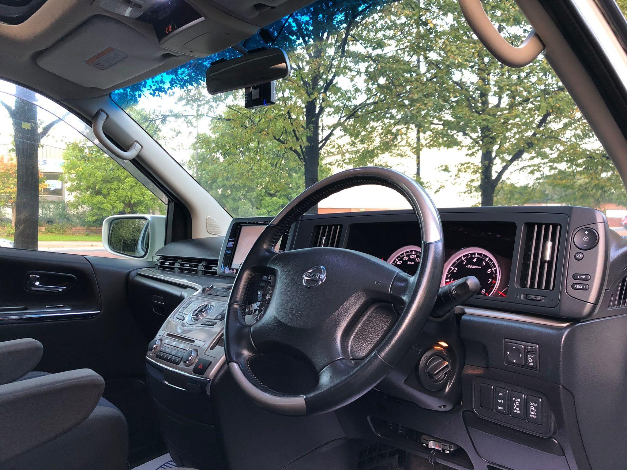 Nissan Elgrand - Image 16