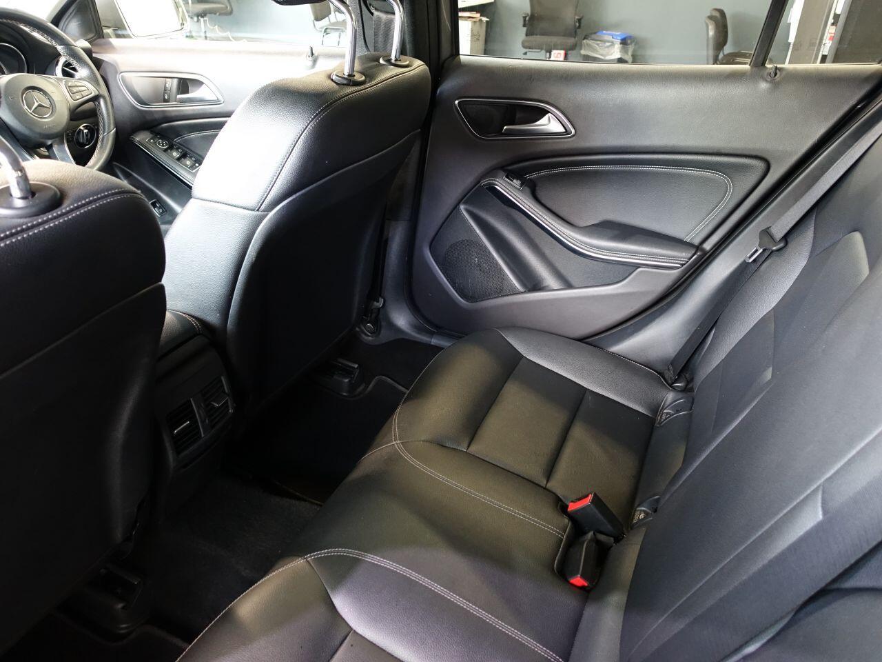 Mercedes-benz GLA - Image 15