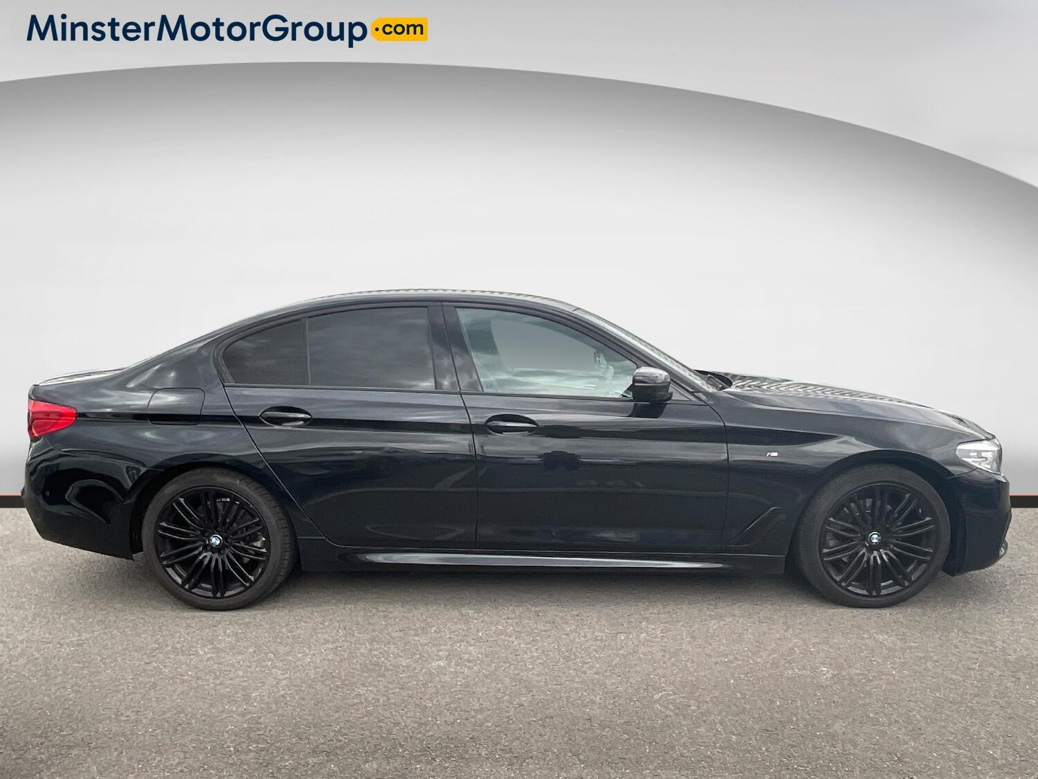 BMW 5 Series - Image 2
