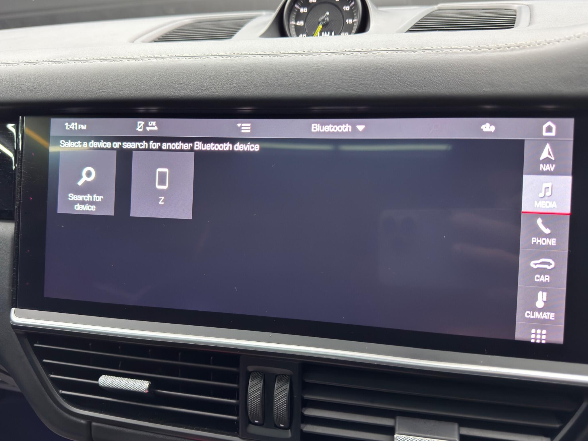 Porsche Cayenne - Image 31