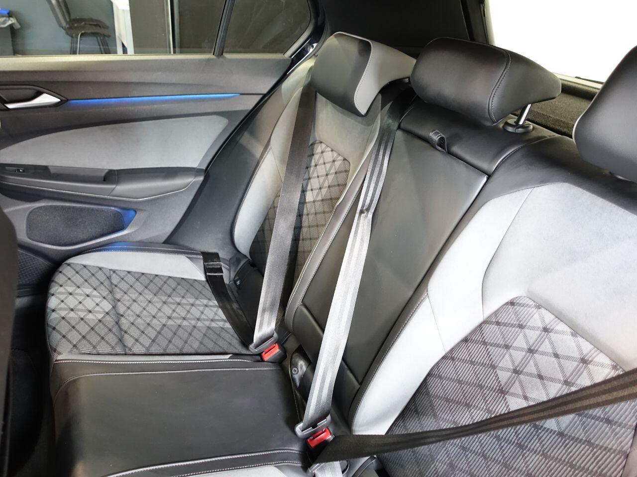 Volkswagen Golf - Image 33