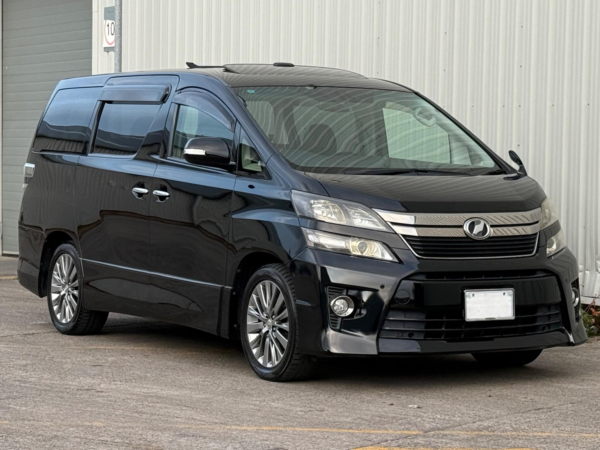 Toyota Vellfire - Image 15