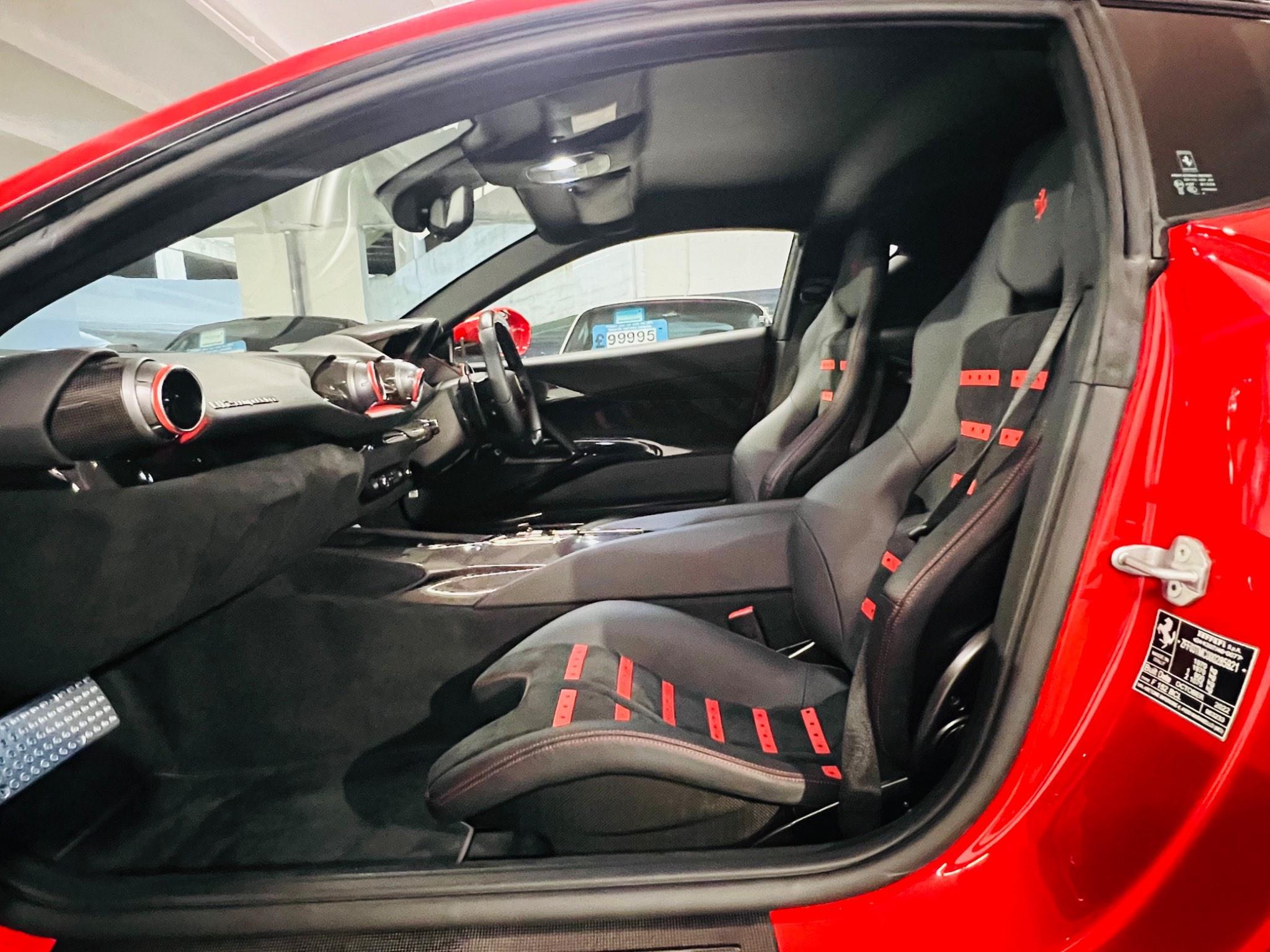 Ferrari 812 Competizione - Image 10