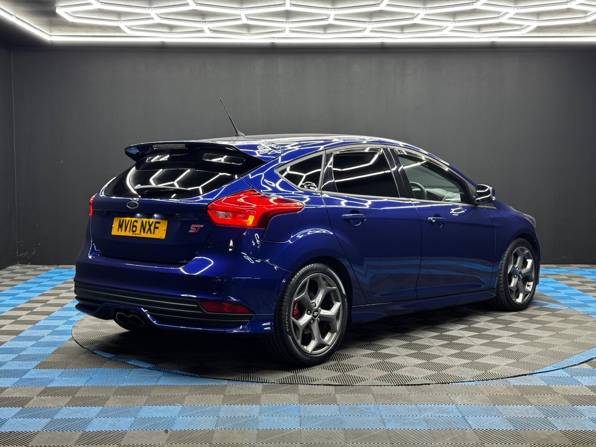 Ford Focus - Image 5