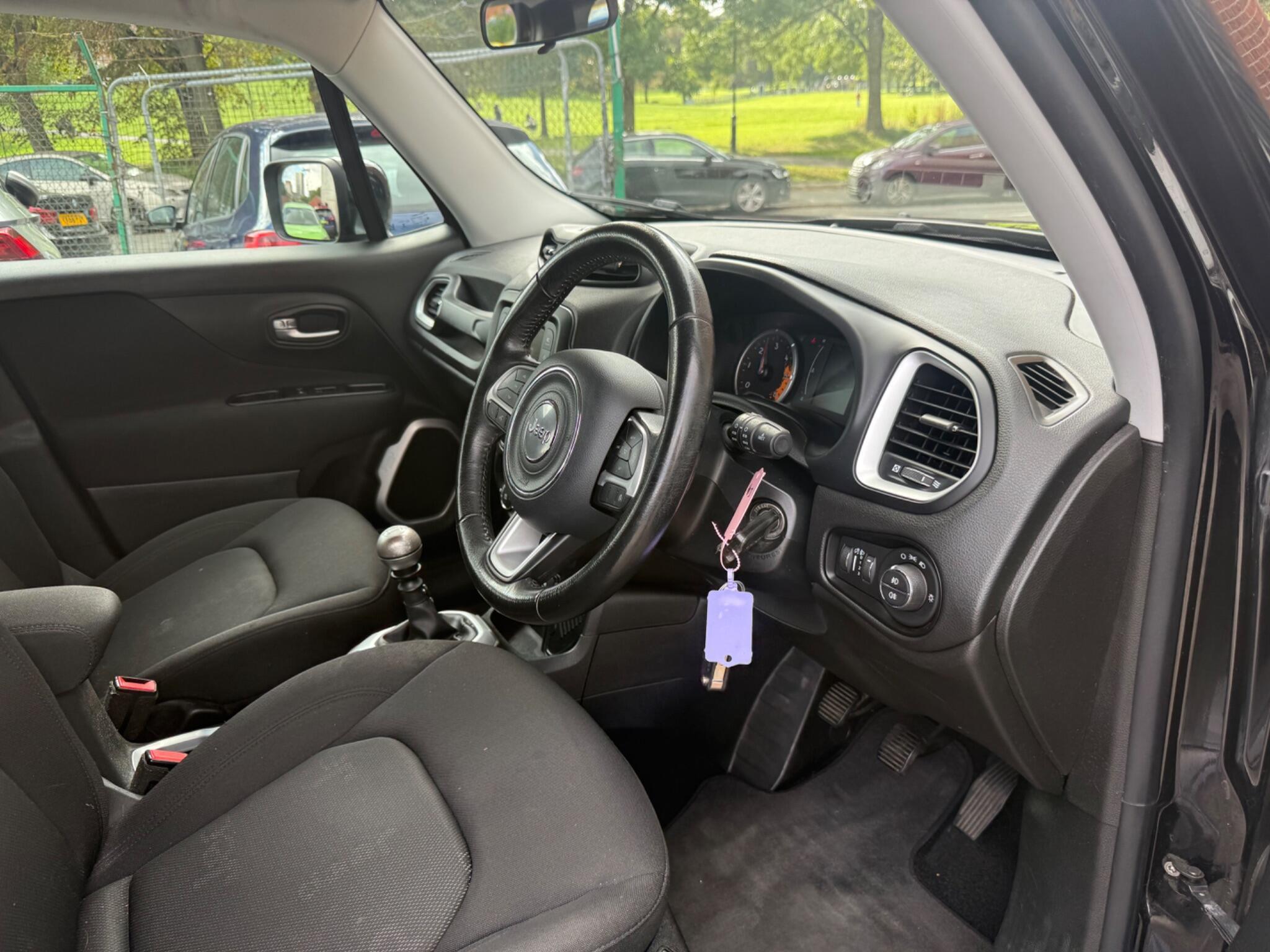 Jeep Renegade - Image 16