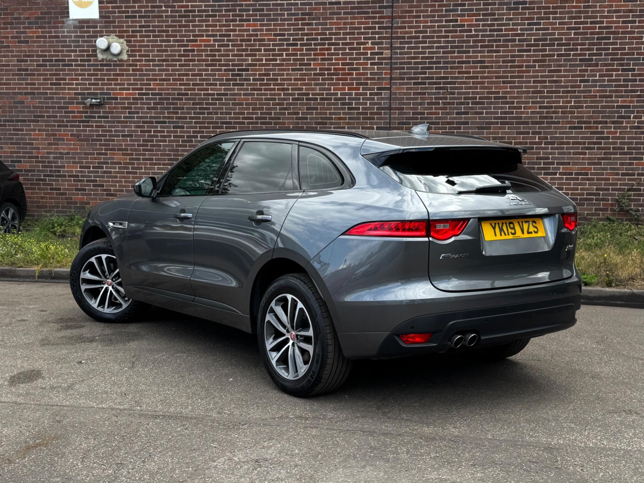 Jaguar F-Pace - Image 4