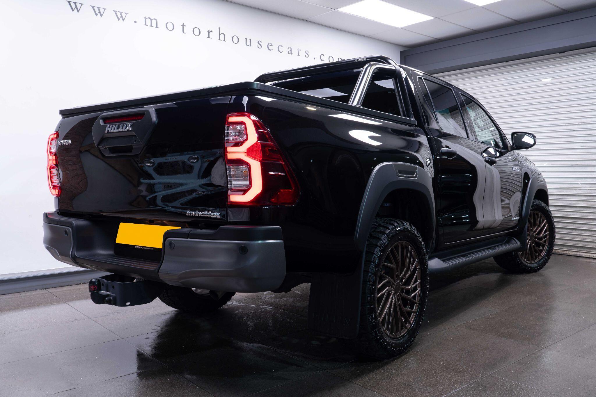Toyota Hilux - Image 4