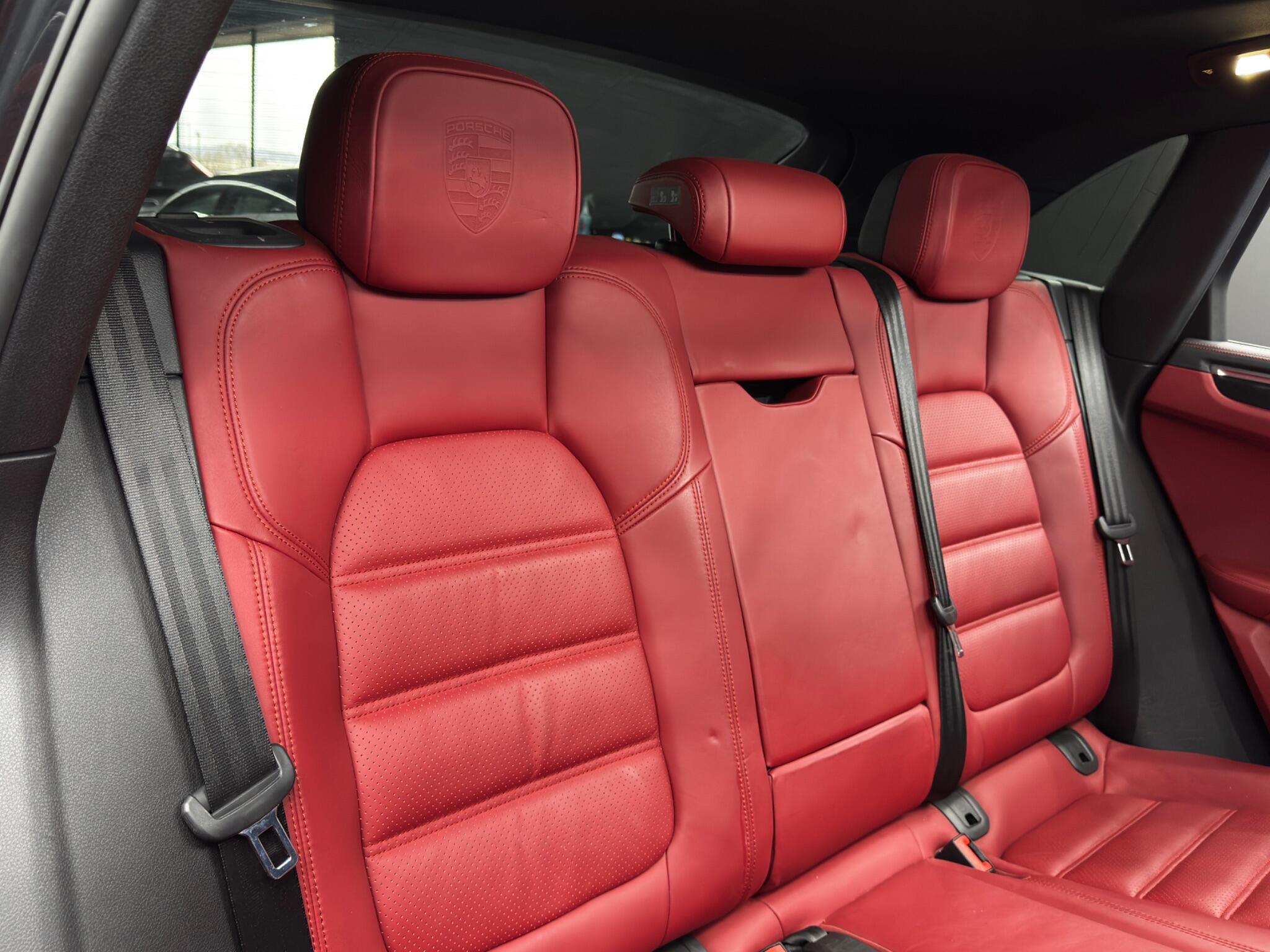 Porsche Macan - Image 15