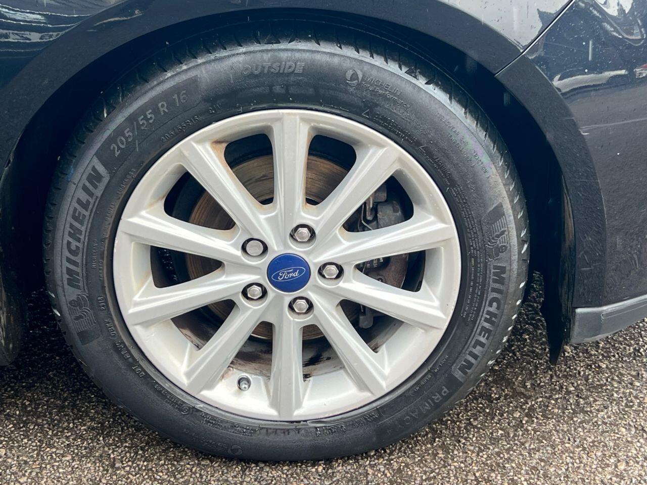 Ford Focus - Image 32