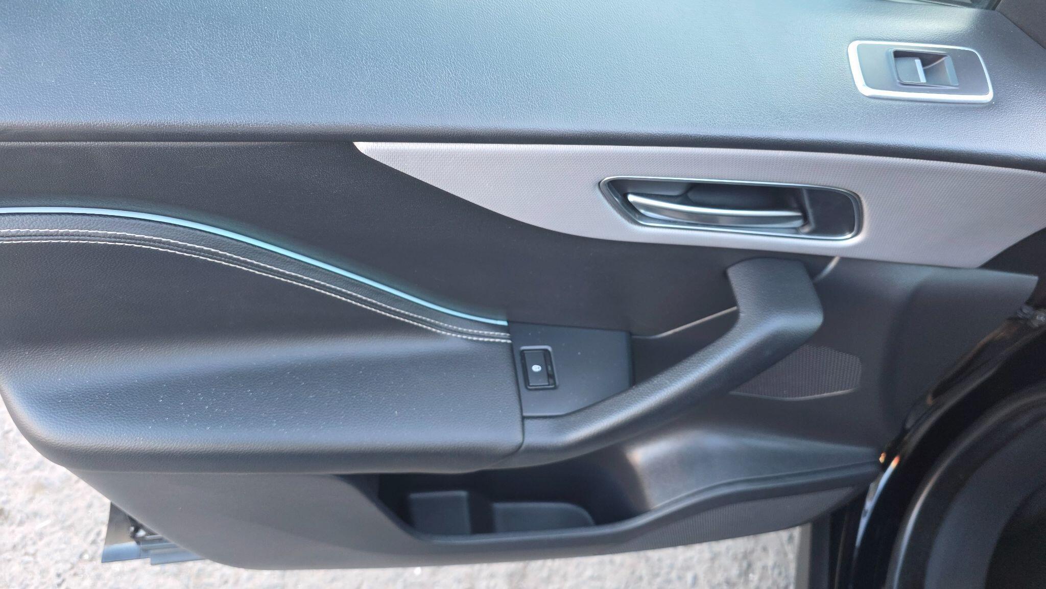 Jaguar F-Pace - Image 36