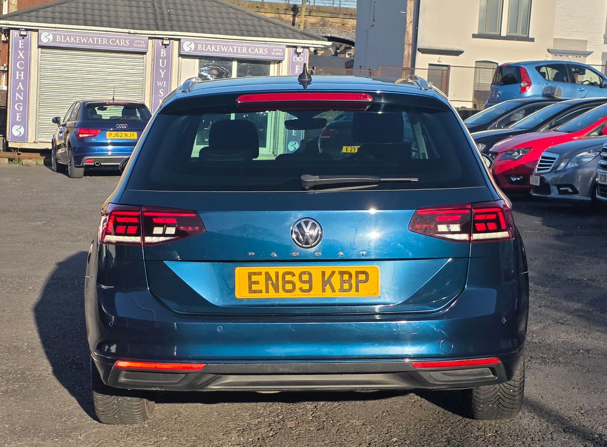 Volkswagen Passat - Image 6