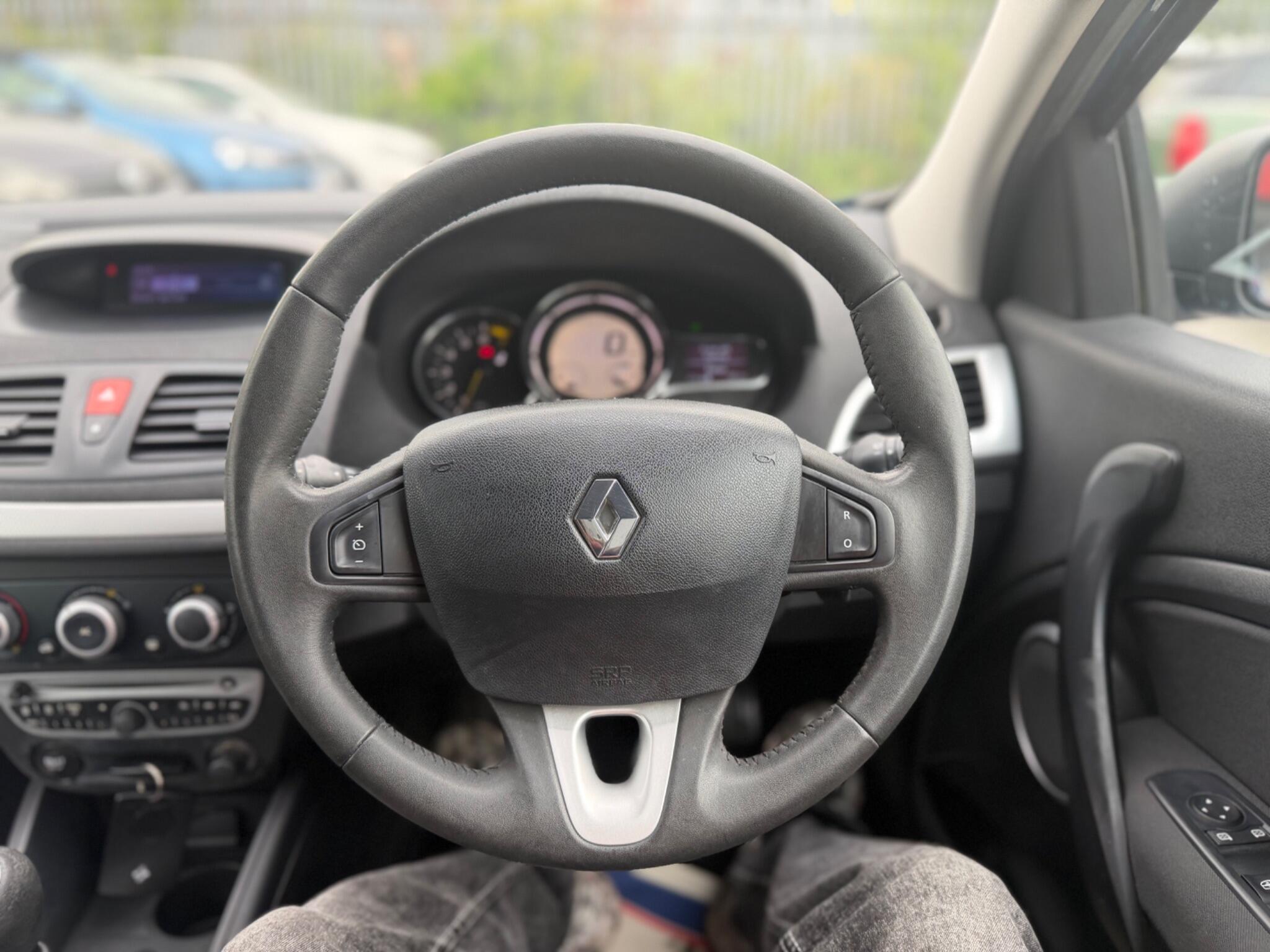 Renault Megane - Image 19