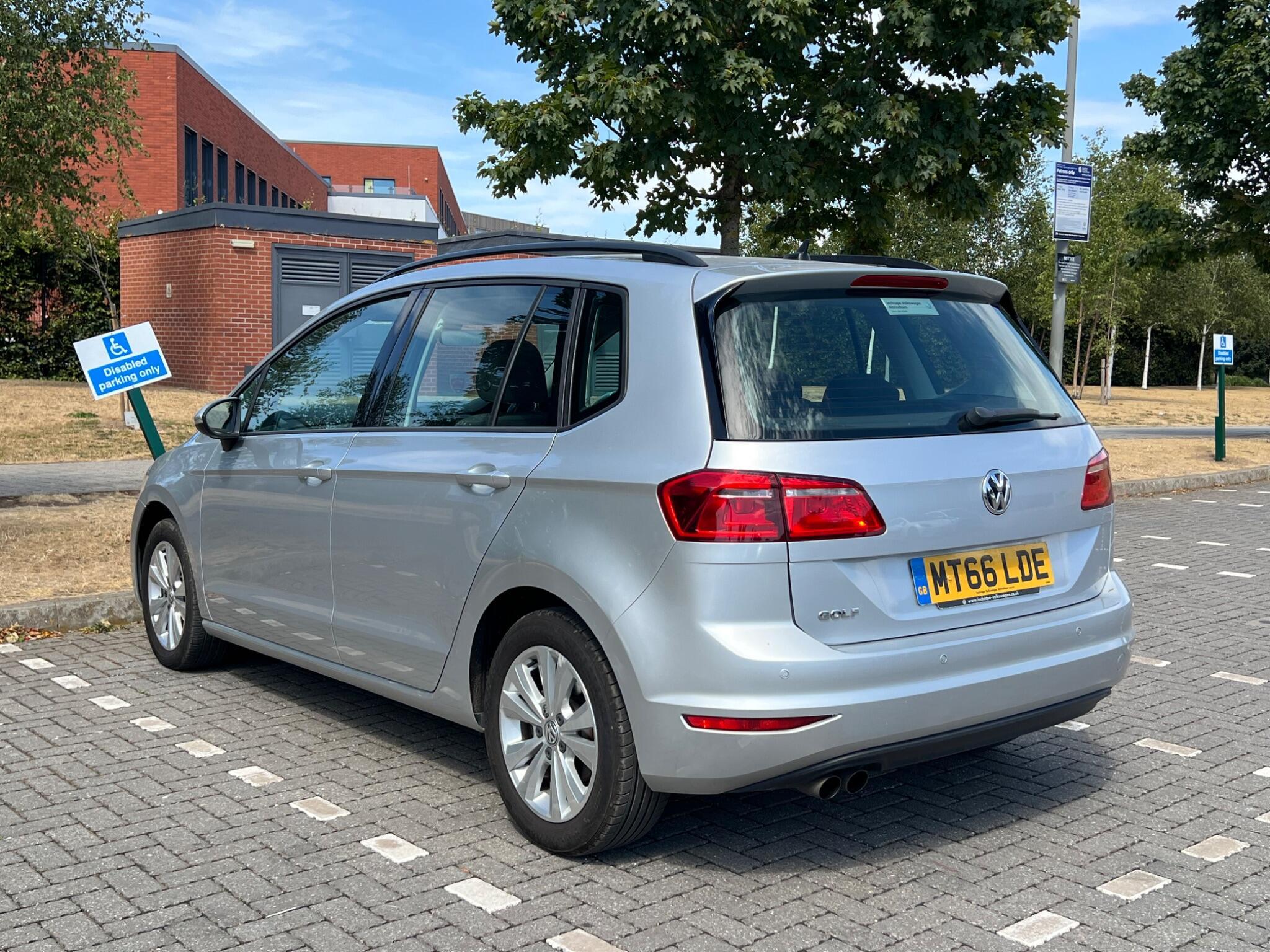 Volkswagen GOLF SV - Image 4