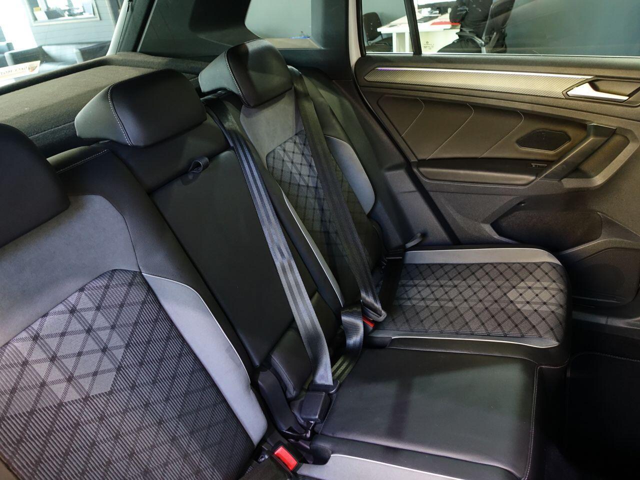 Volkswagen Tiguan - Image 13