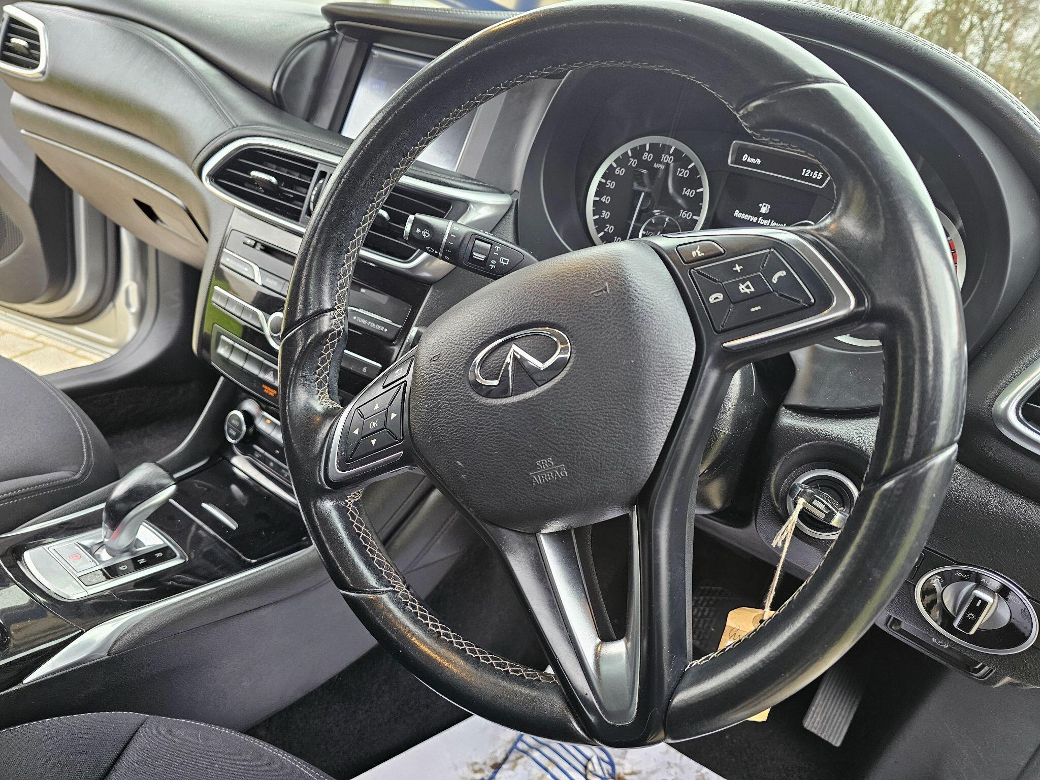 Infiniti Q30 - Image 38