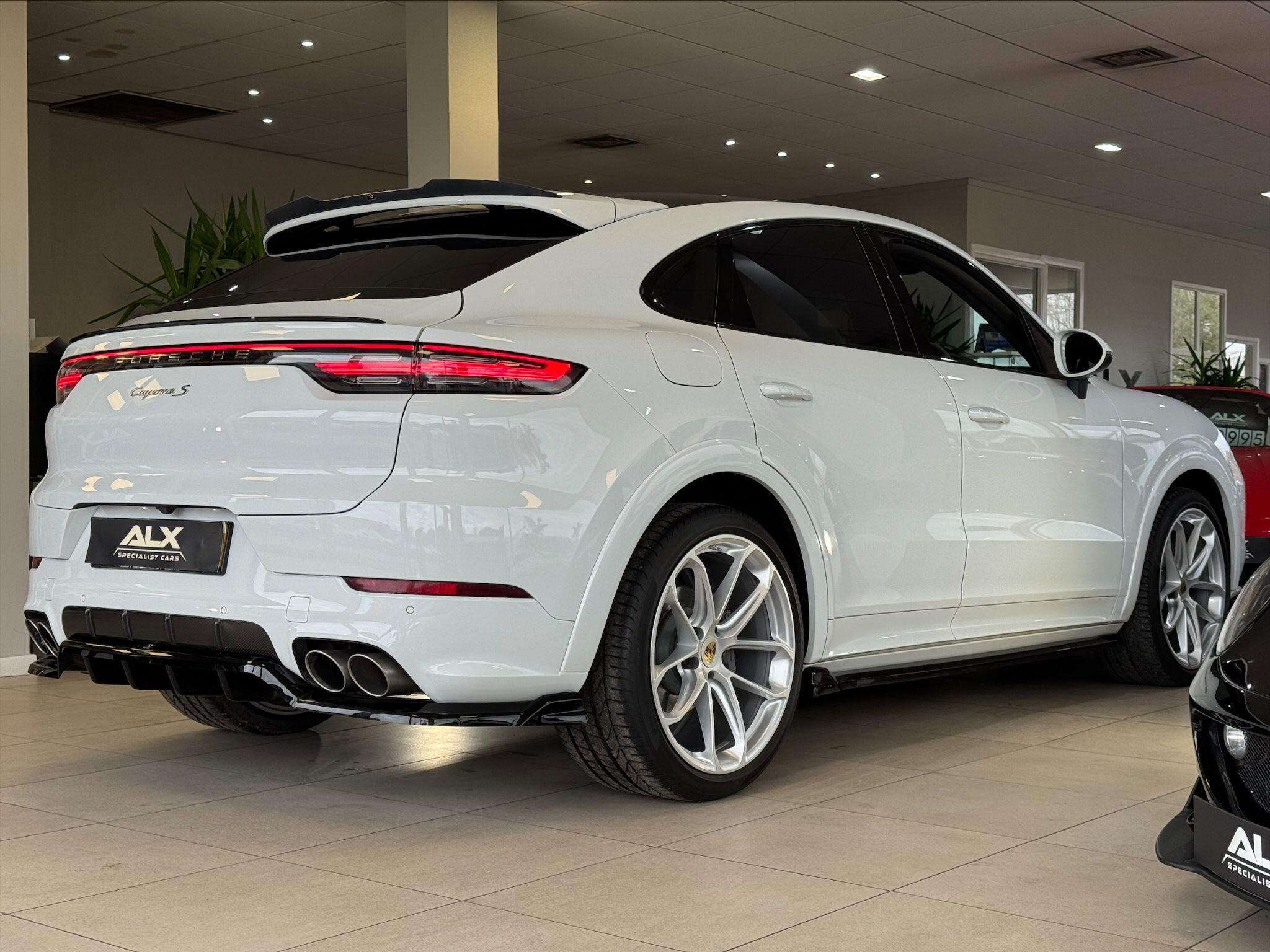 Porsche Cayenne - Image 24