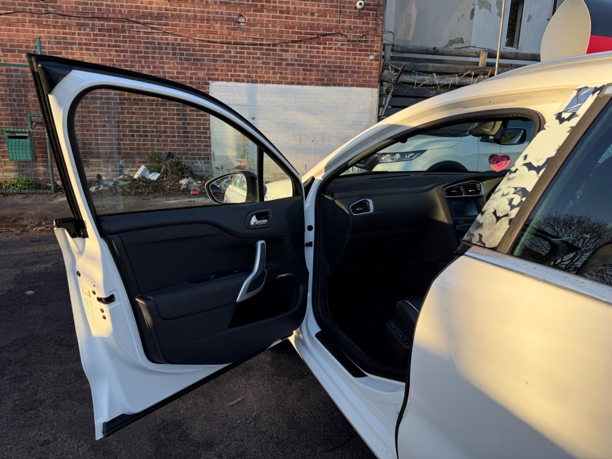 DS AUTOMOBILES DS 4 CROSSBACK - Image 27