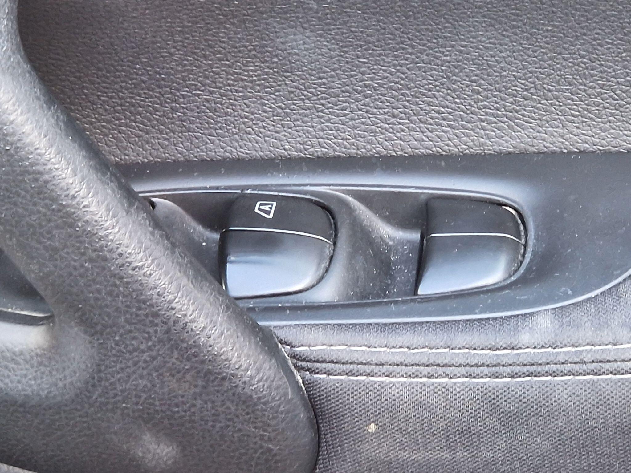 Nissan Qashqai - Image 31