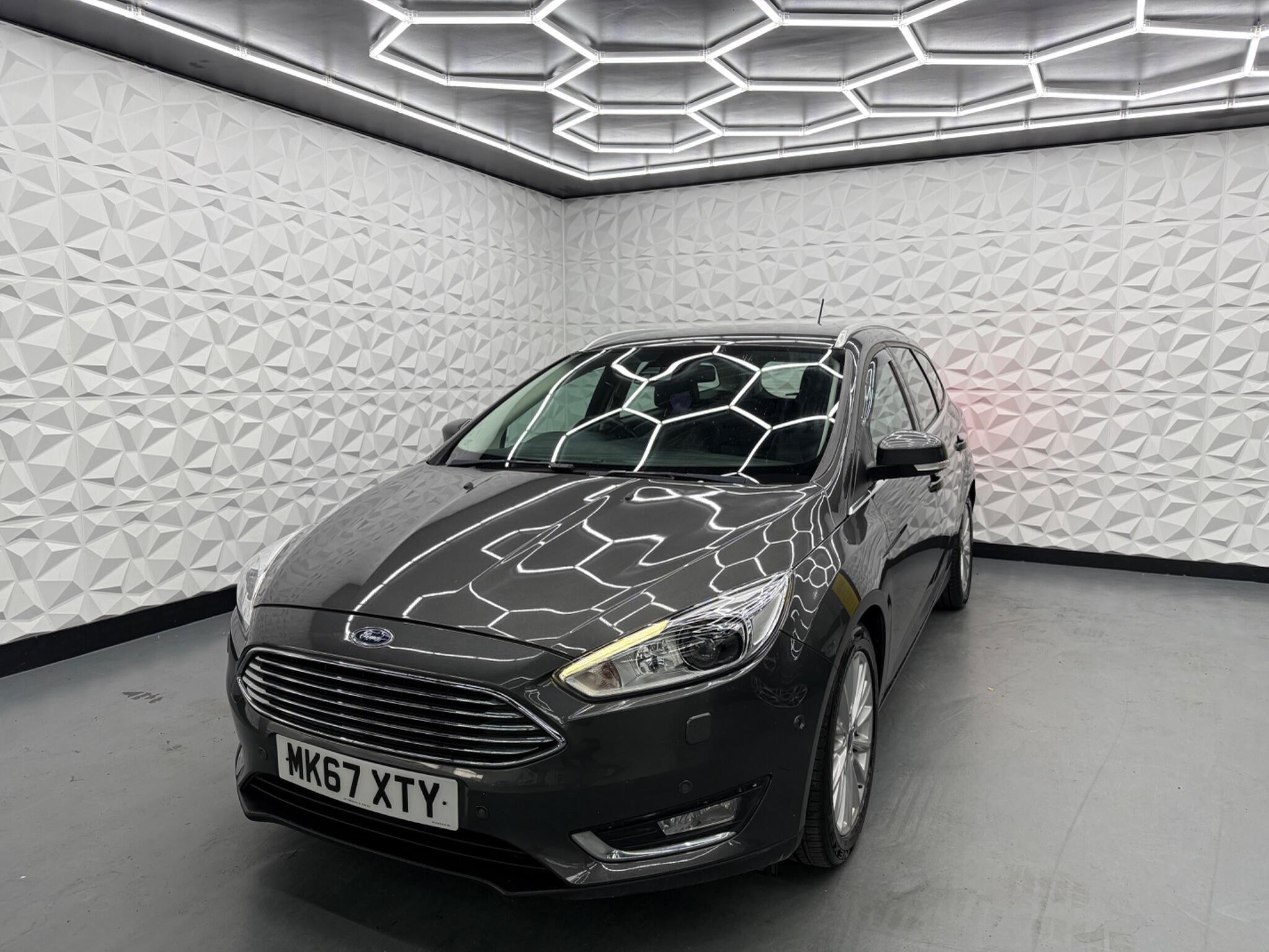 Ford Focus - Image 7