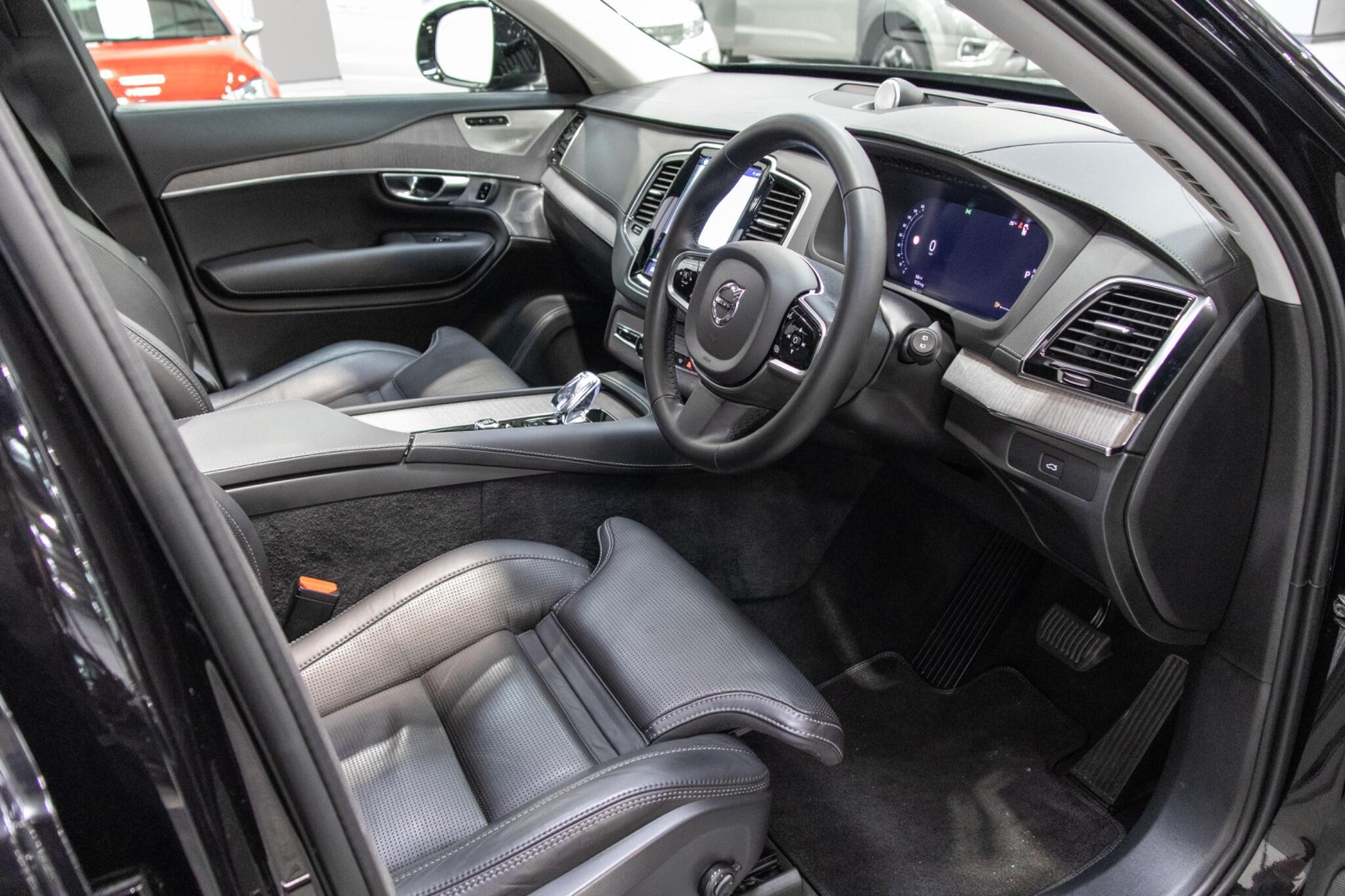 Volvo XC90 - Image 14