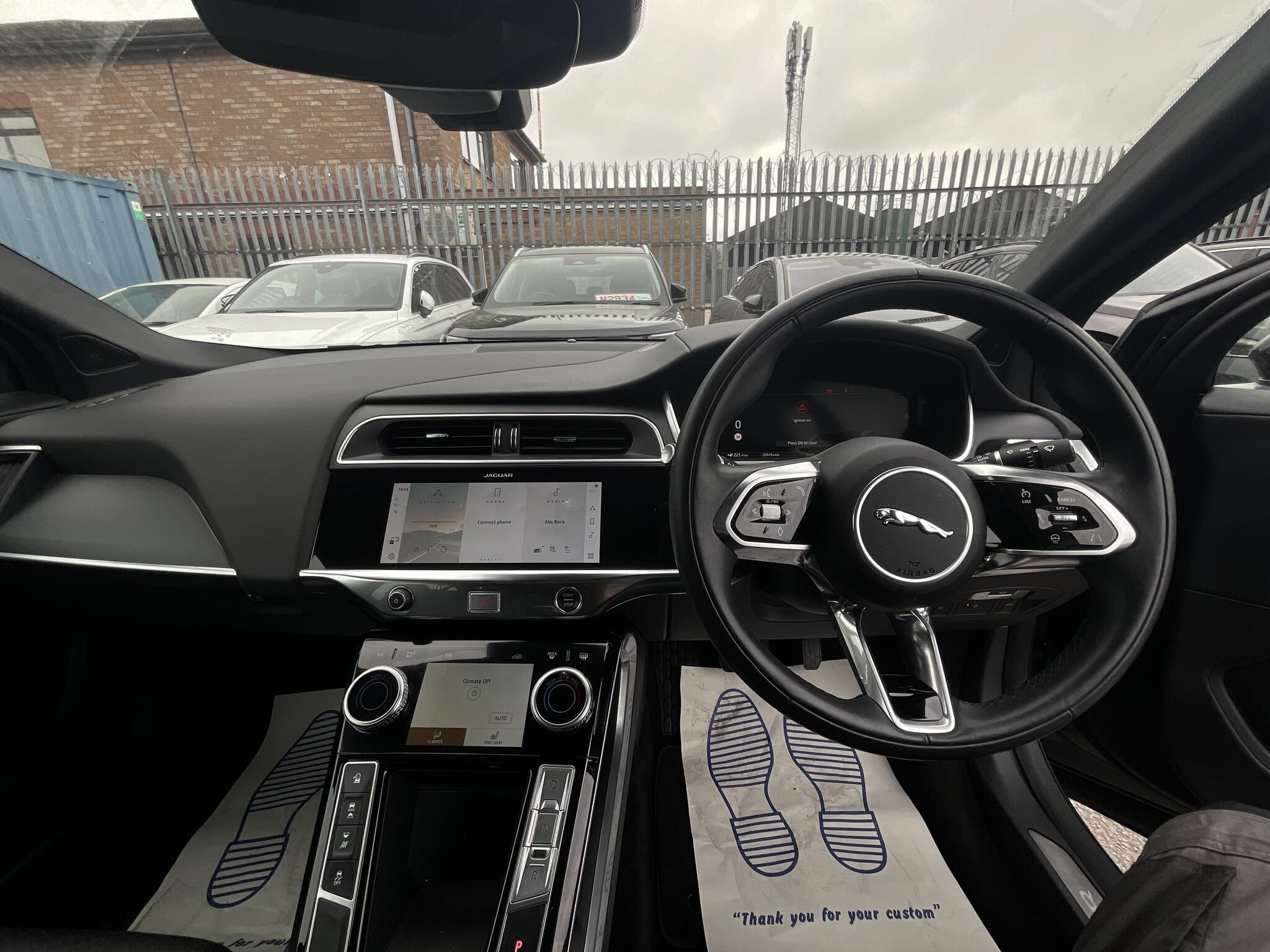 Jaguar I-Pace - Image 19