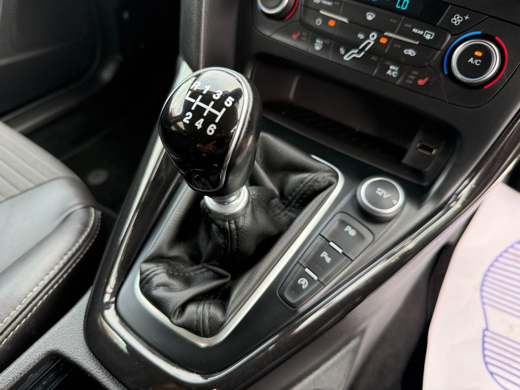 Ford Focus - Image 56