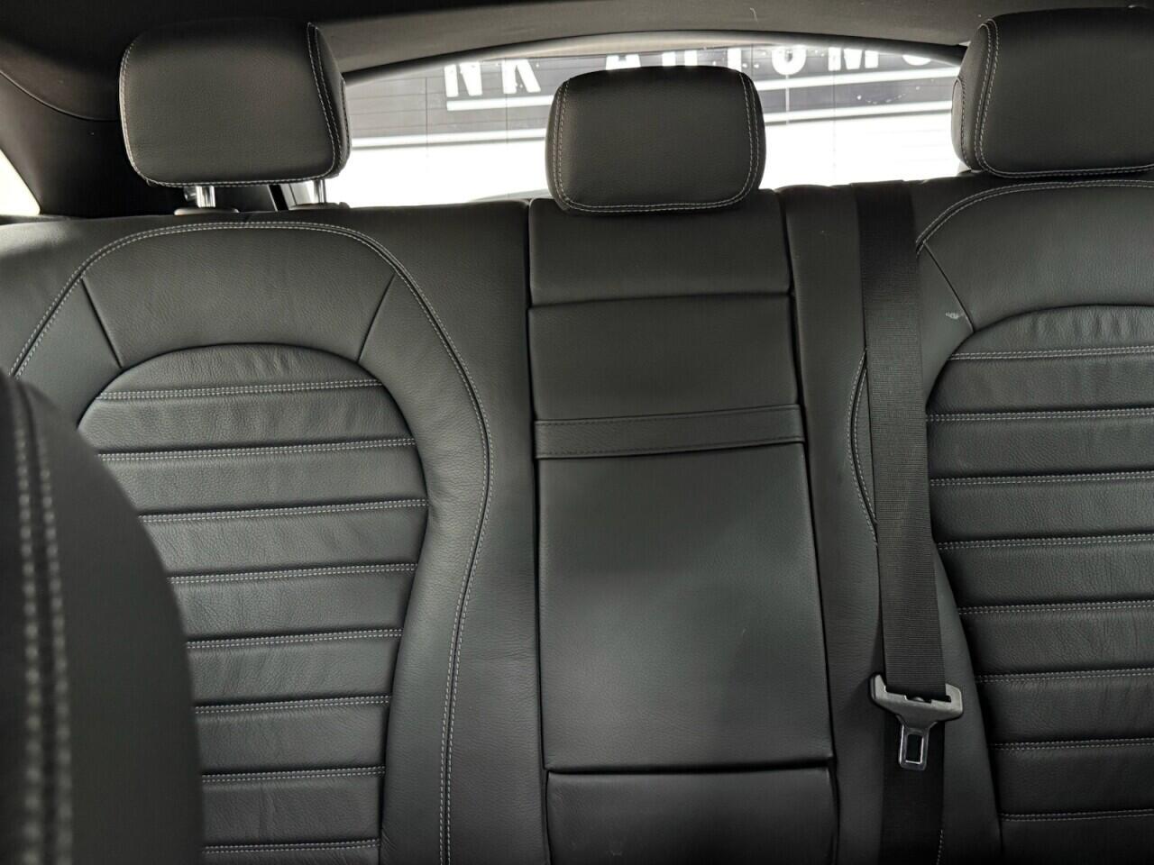 Mercedes Eqc - Image 30