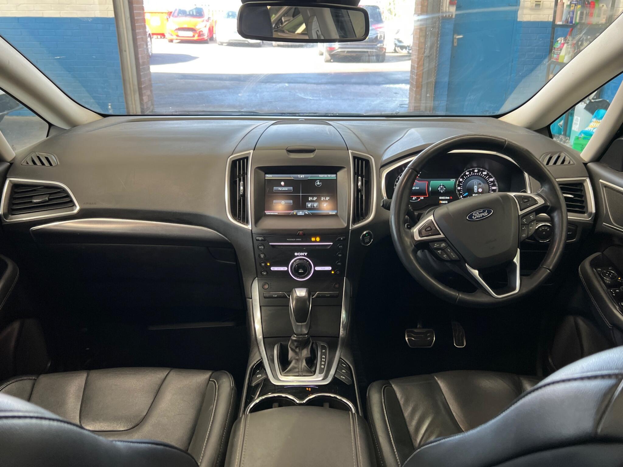 Ford S-MAX - Image 17