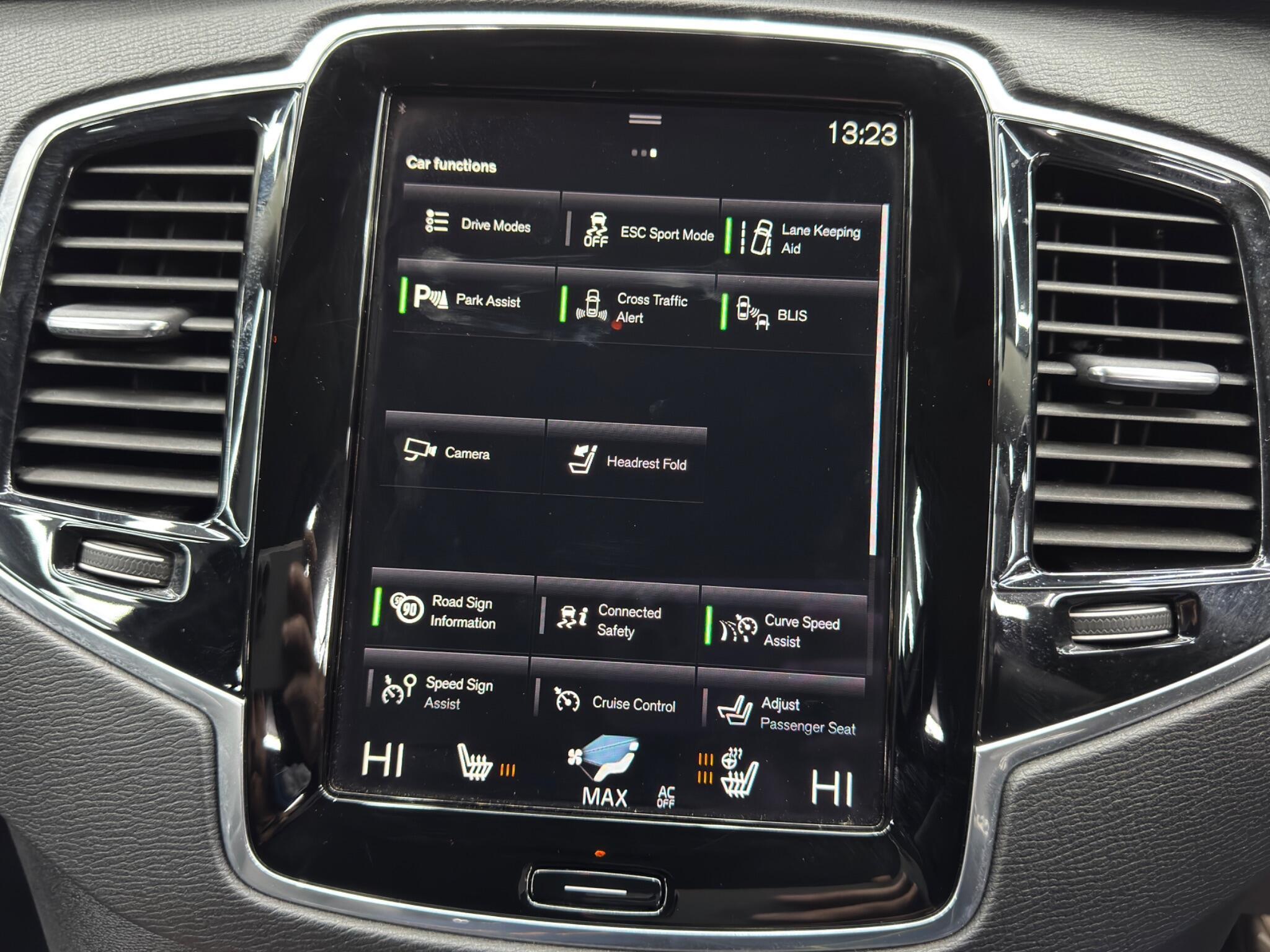 Volvo XC90 - Image 34