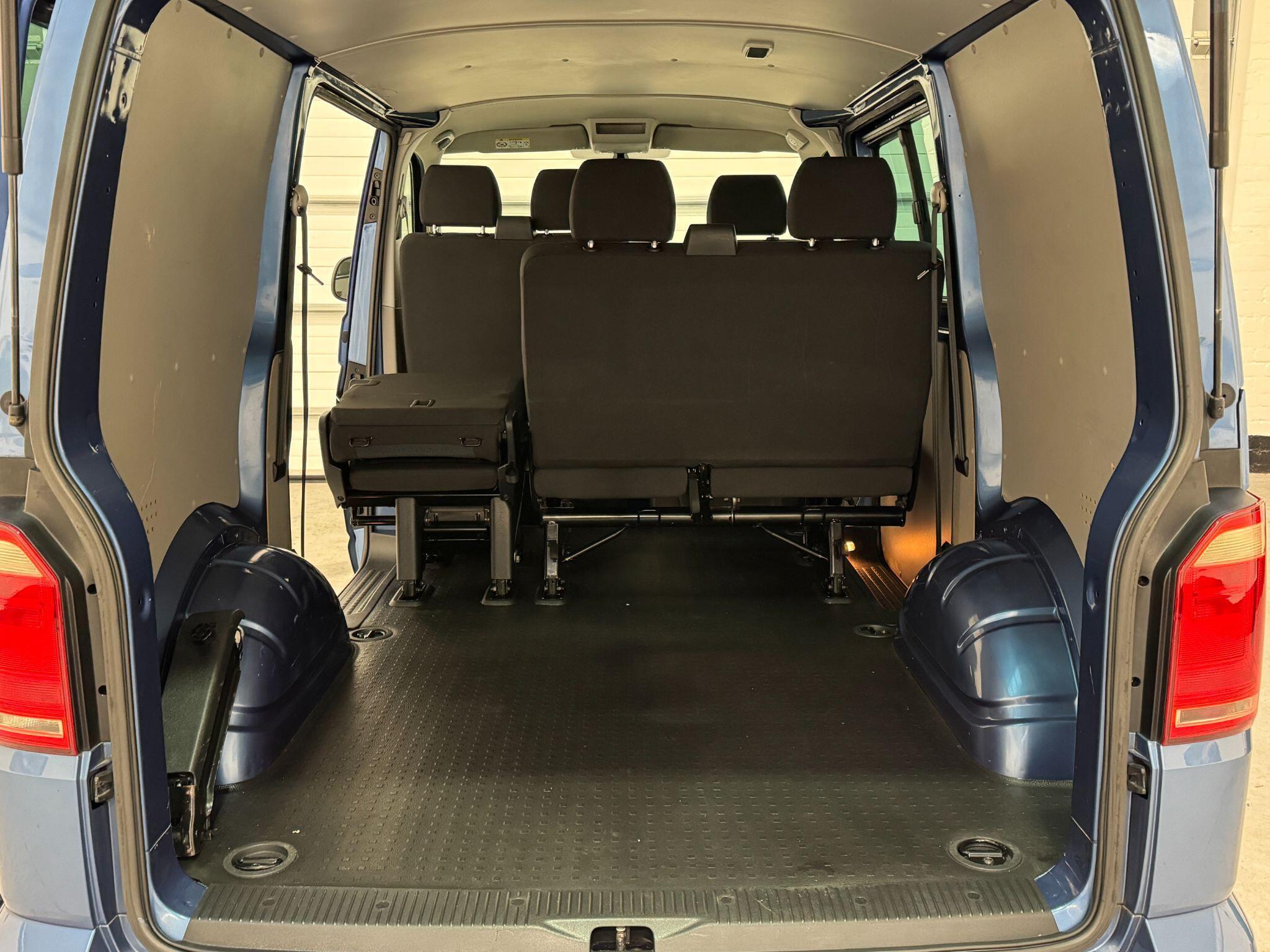 Volkswagen Transporter - Image 45