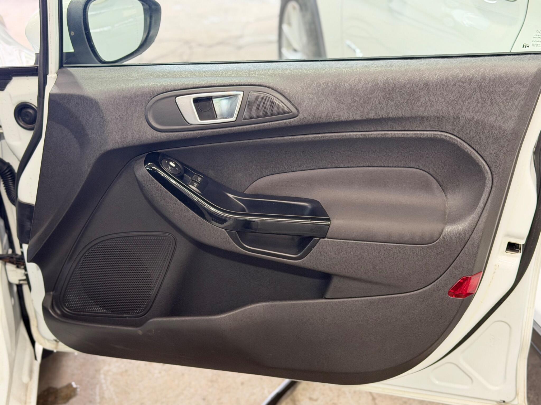 Ford Fiesta - Image 19