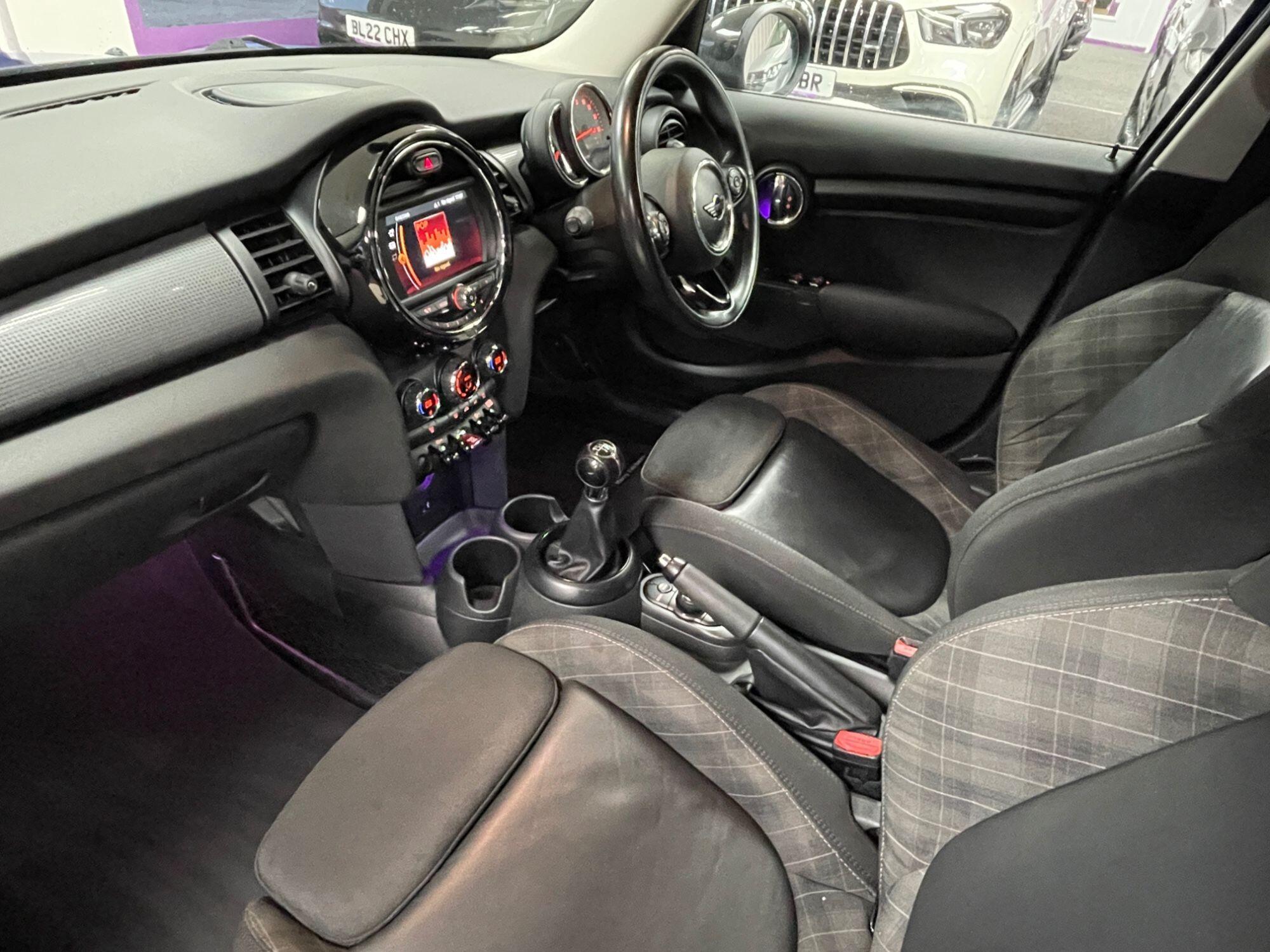 MINI Hatch - Image 31