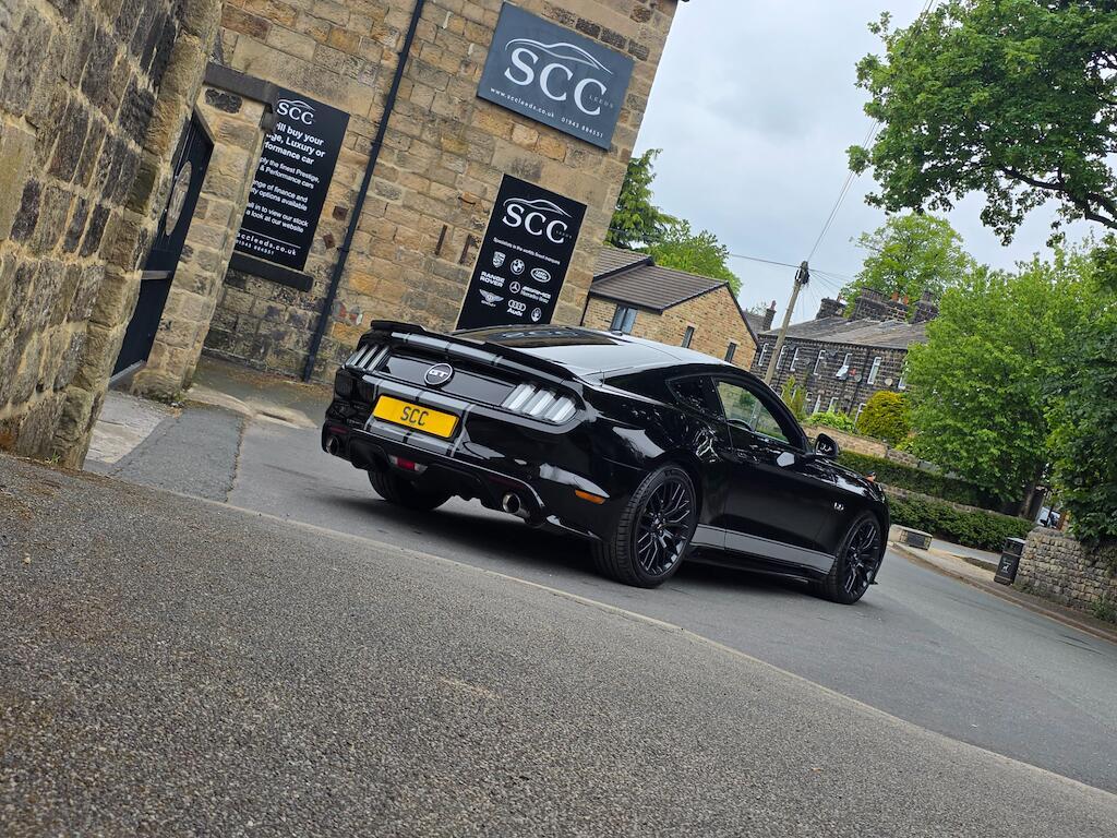 Ford Mustang - Image 10