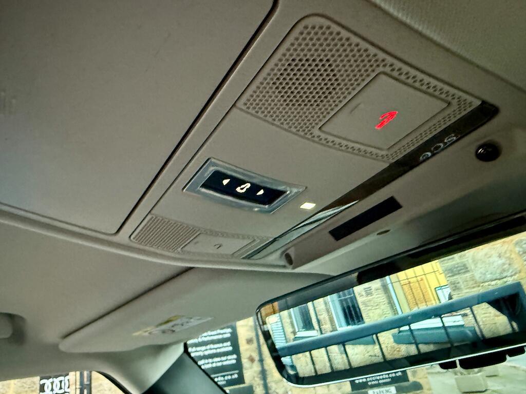 Land Rover Defender 90 - Image 42