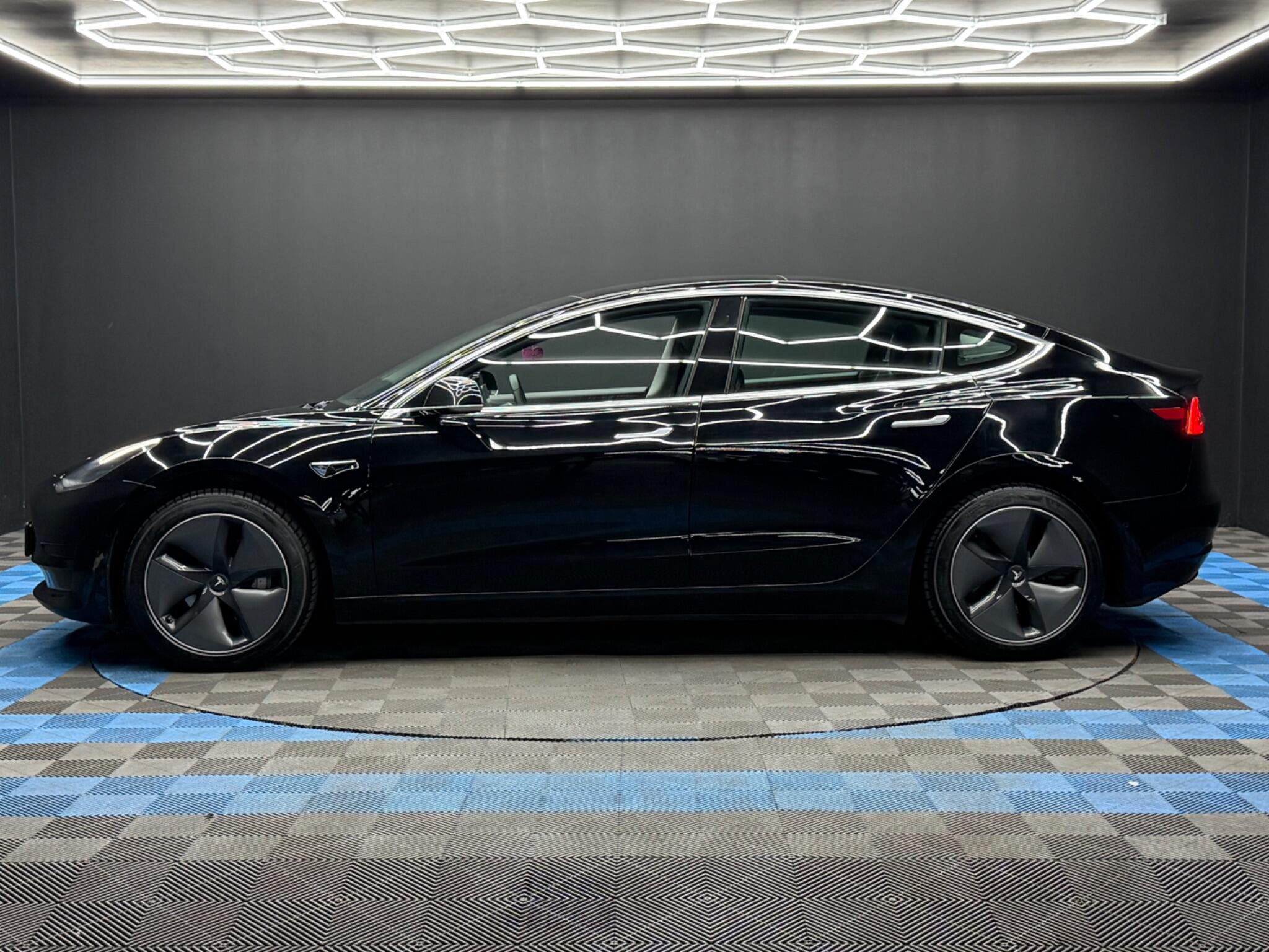 Tesla Model 3 - Image 8