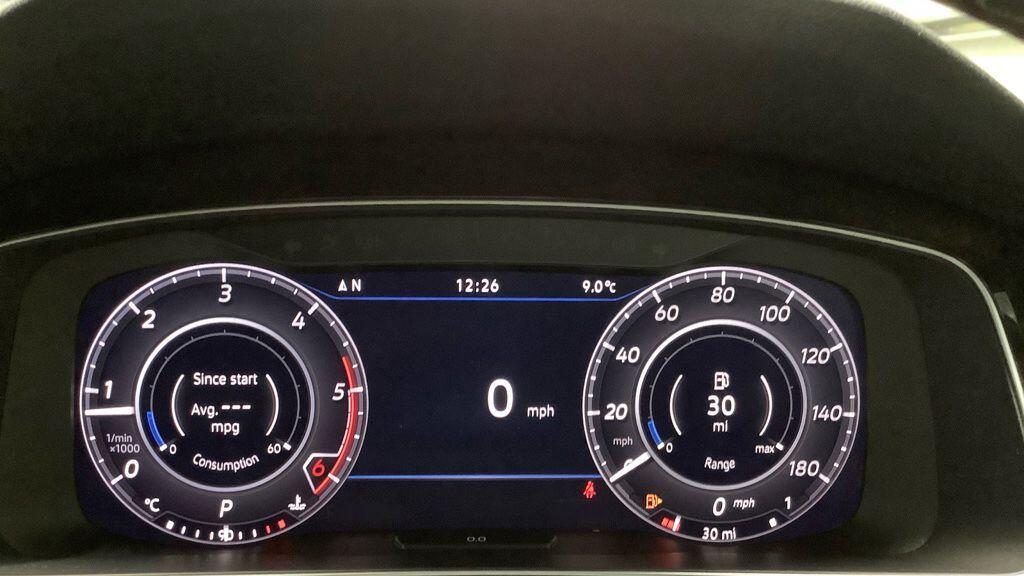 Volkswagen Golf - Image 4