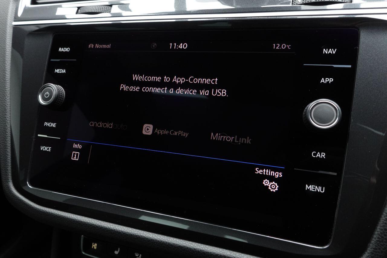 Volkswagen Tiguan - Image 22